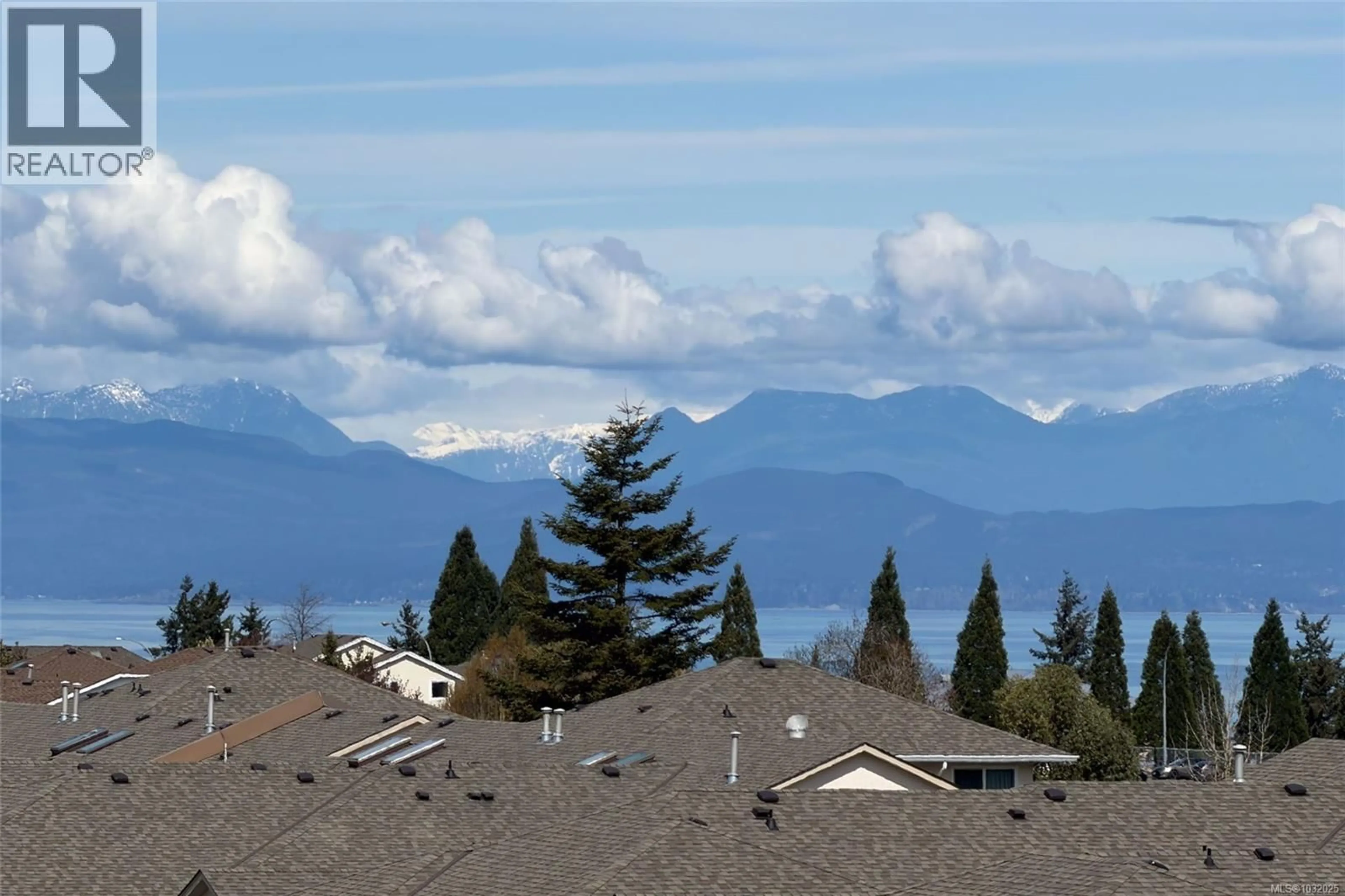 A pic from outside/outdoor area/front of a property/back of a property/a pic from drone, mountain view for 6040 LEAH LANE, Nanaimo British Columbia V9V1W7