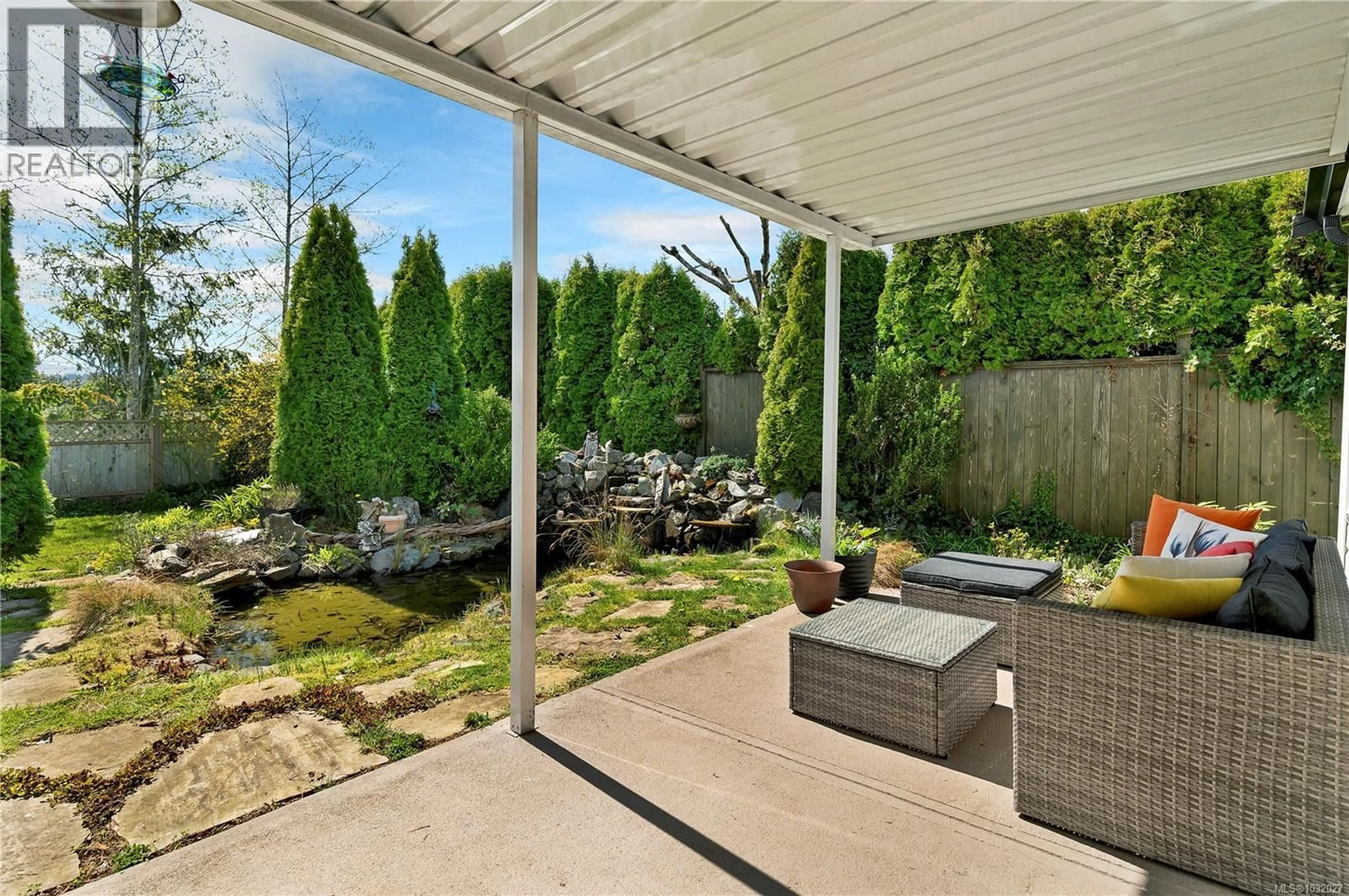 Patio, water/lake/river/ocean view for 437 ROCKLAND ROAD, Campbell River British Columbia V9W1N7