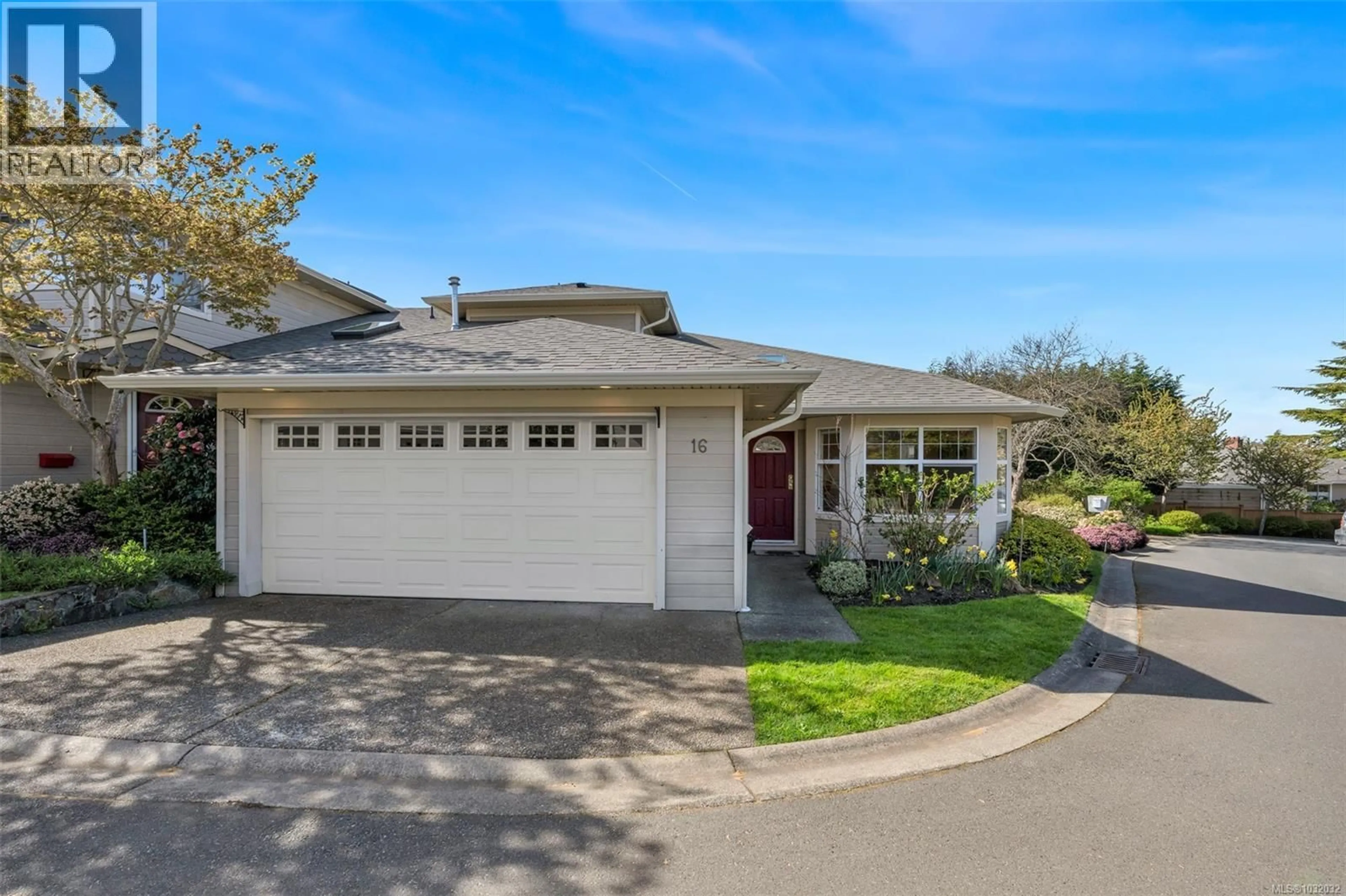 Home with vinyl exterior material, street for 16 - 4383 TORQUAY DRIVE, Saanich British Columbia V8N3L3