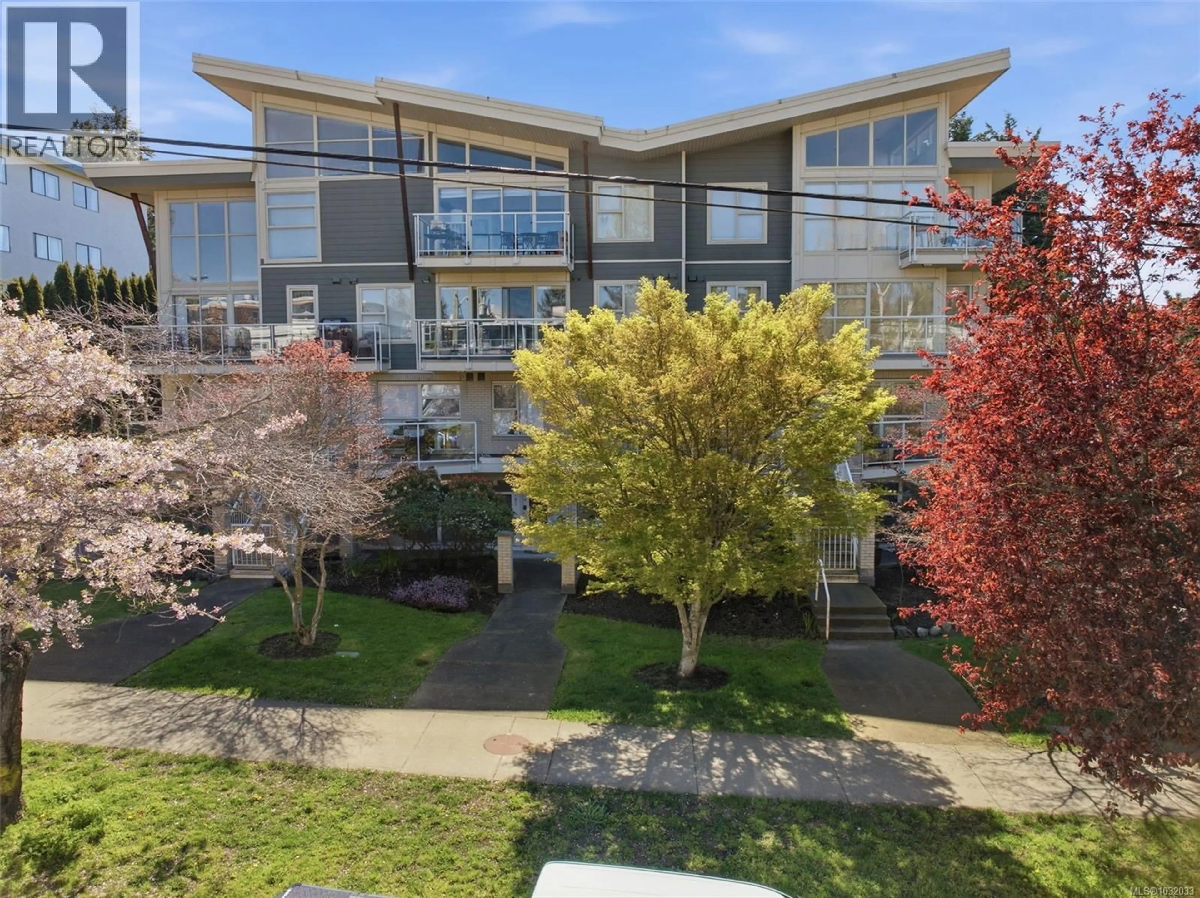 A pic from outside/outdoor area/front of a property/back of a property/a pic from drone, unknown for 206 - 1155 YATES STREET, Victoria British Columbia V8V3N1