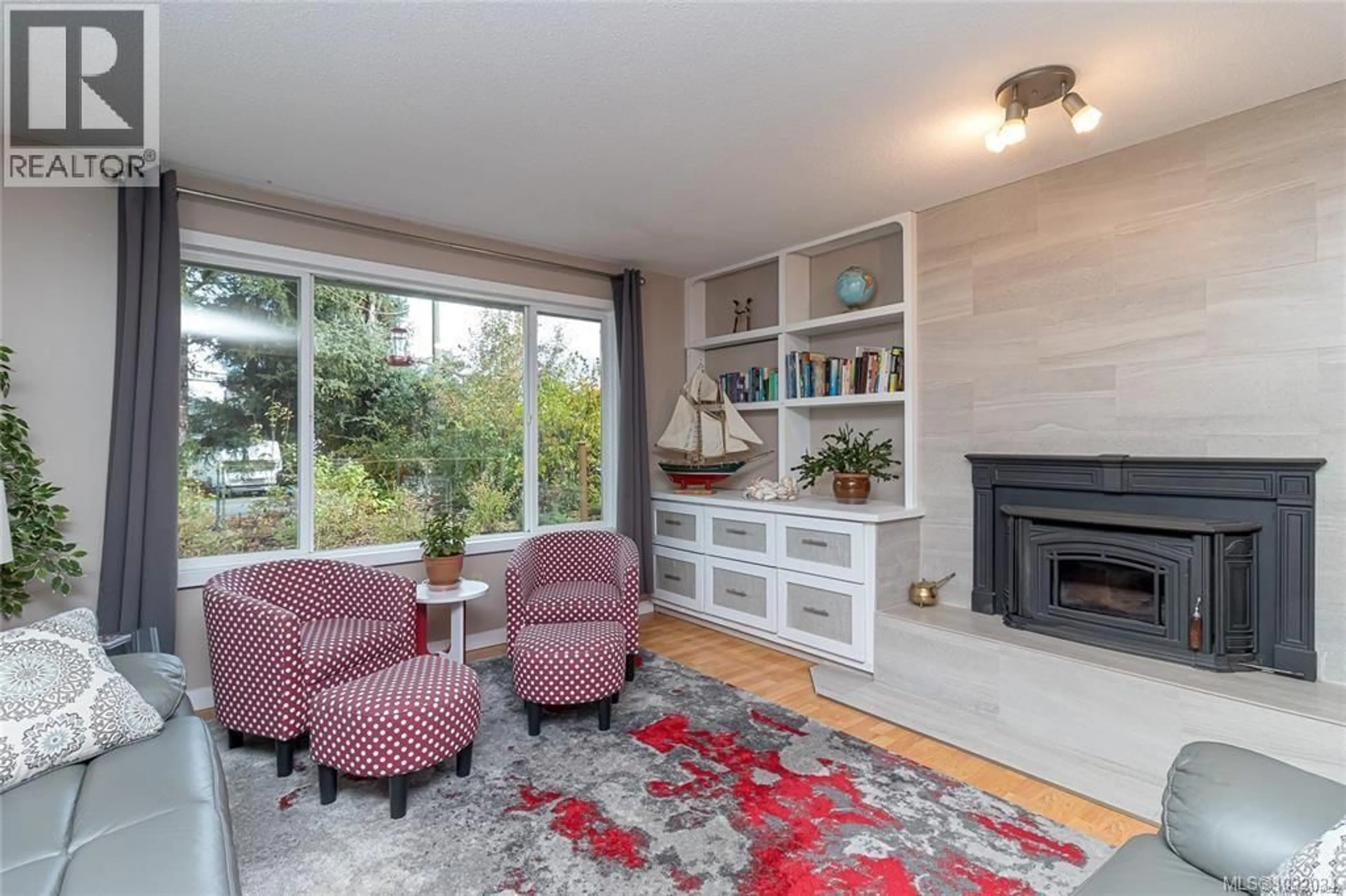 Living room with furniture, unknown for 5384 MILLER ROAD, Duncan British Columbia V9L6R2