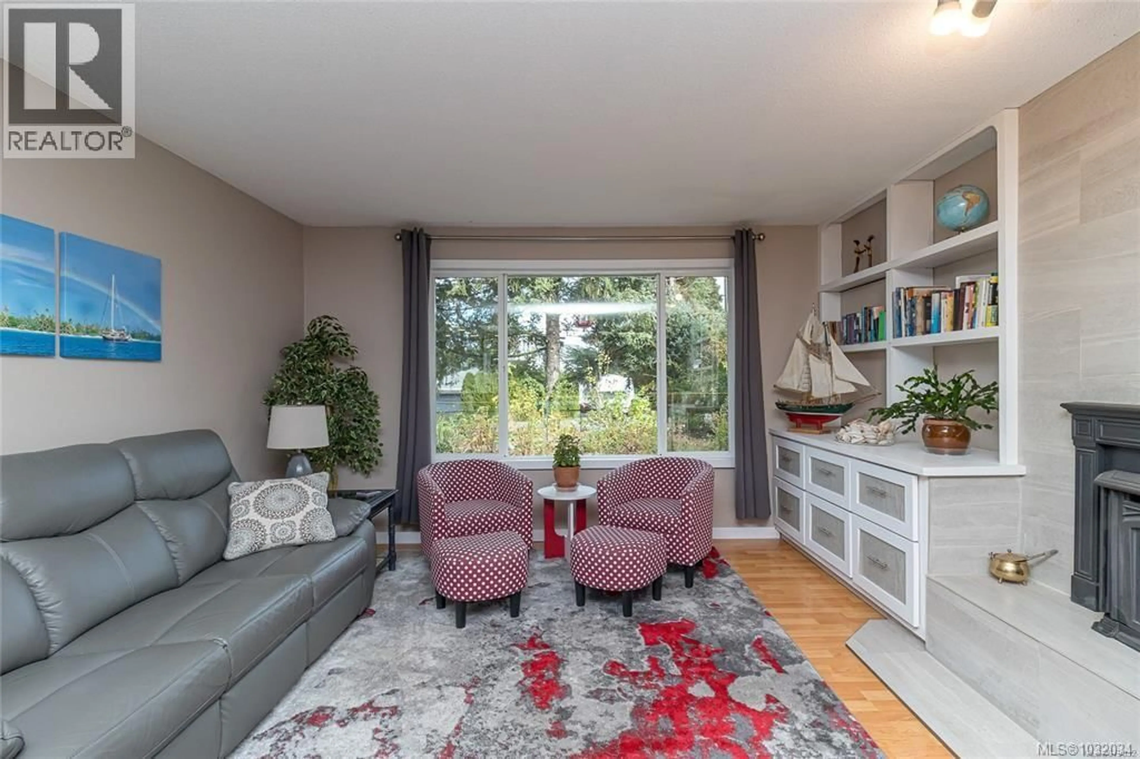 Living room with furniture, unknown for 5384 MILLER ROAD, Duncan British Columbia V9L6R2