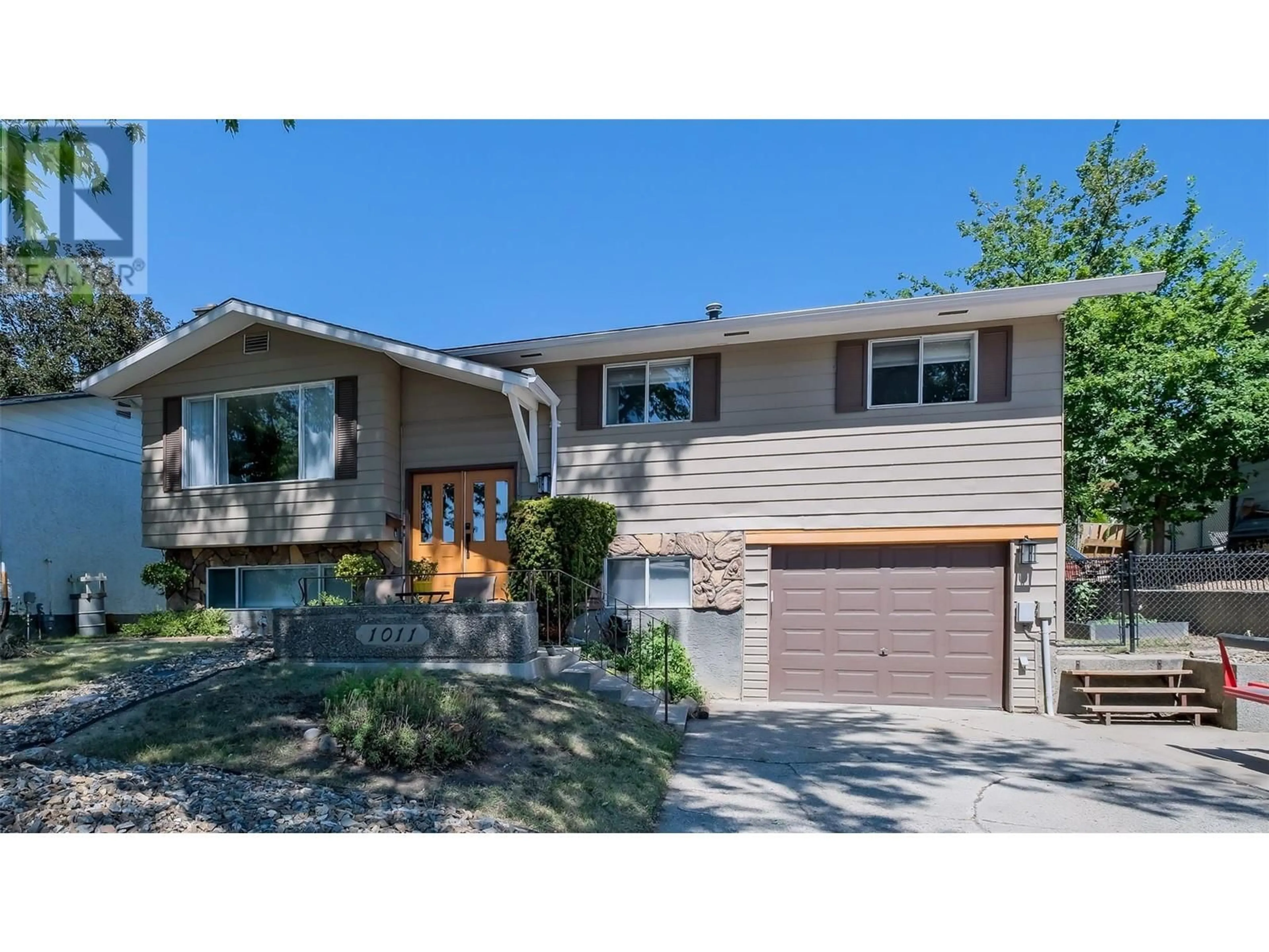 Frontside or backside of a home for 1011 33 Avenue, Vernon British Columbia V1T6R6