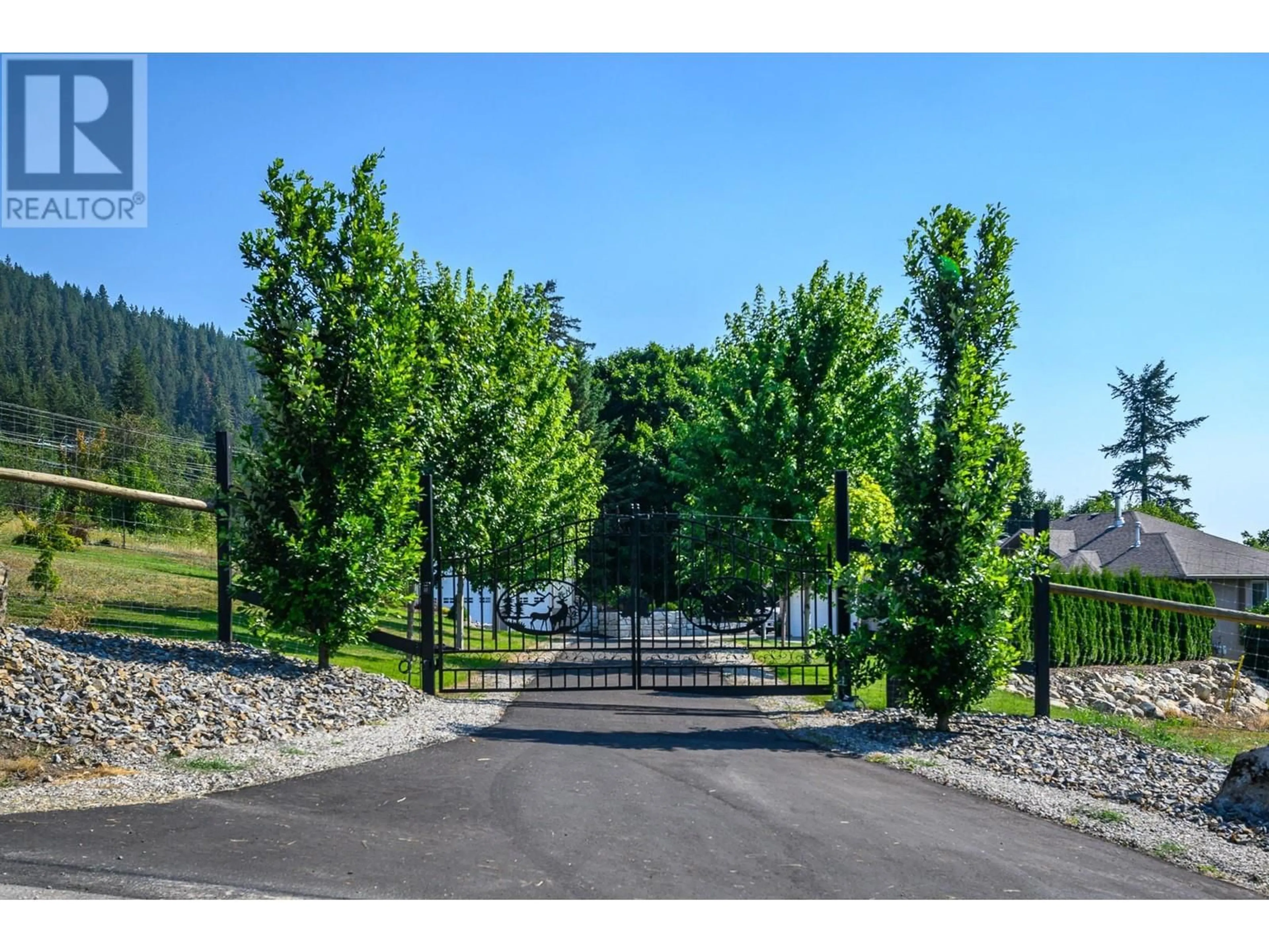 Fenced yard for 5115 Hartnell Road, Vernon British Columbia V1B3J5