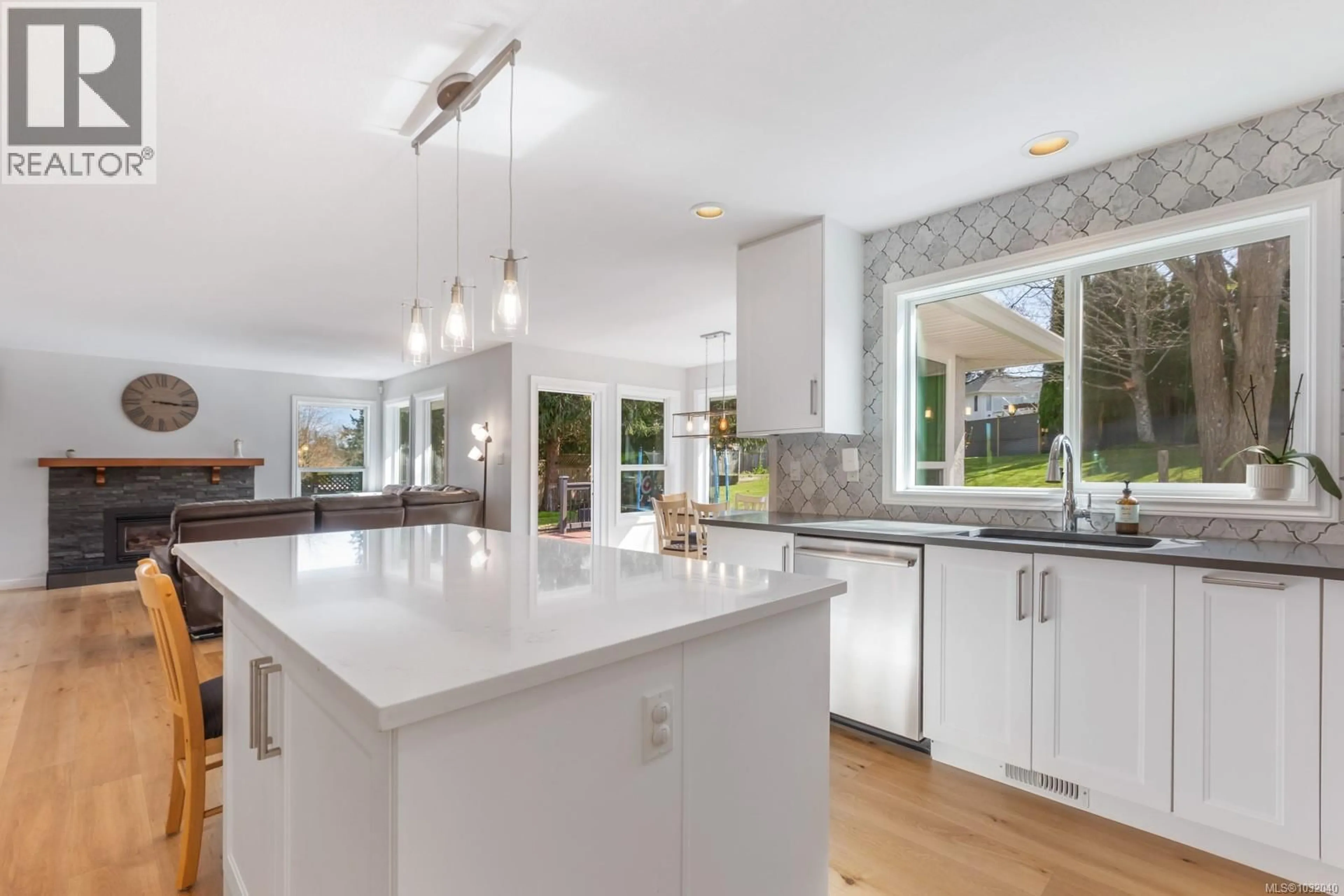 Open concept kitchen, unknown for 1741 SPARROW PLACE, Courtenay British Columbia V9N9A8