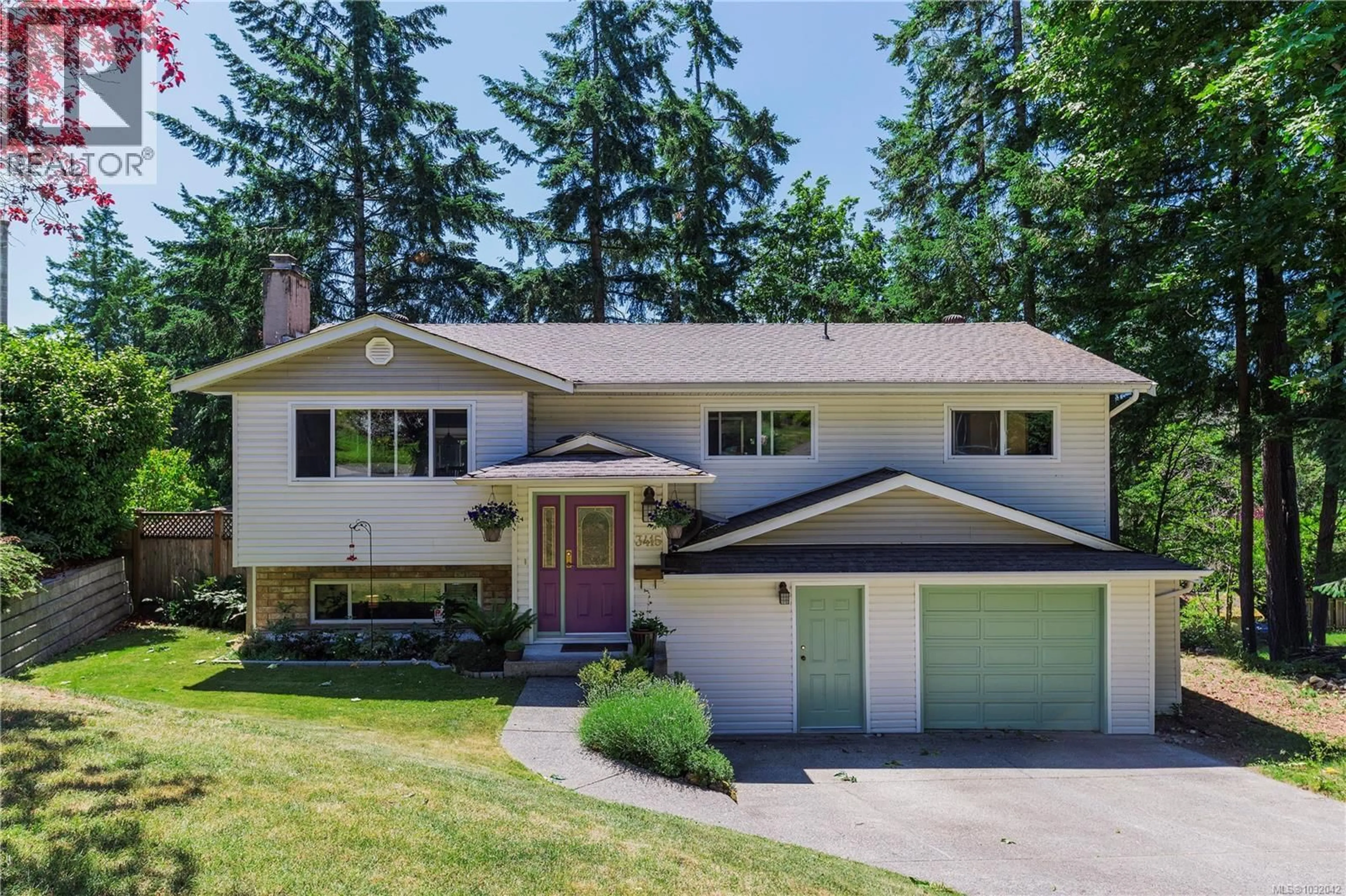 Home with vinyl exterior material, street for 3415 ALLISON WAY, Nanaimo British Columbia V9T5L4