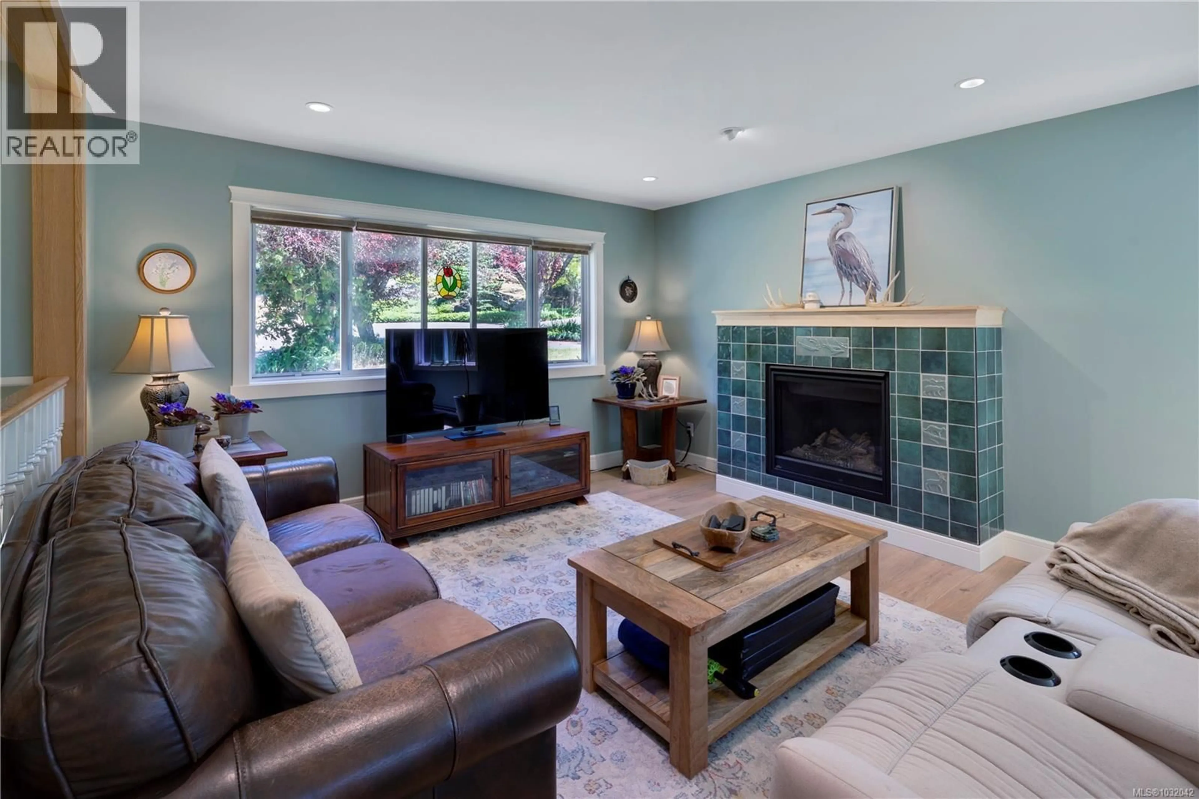 Living room with furniture, unknown for 3415 ALLISON WAY, Nanaimo British Columbia V9T5L4