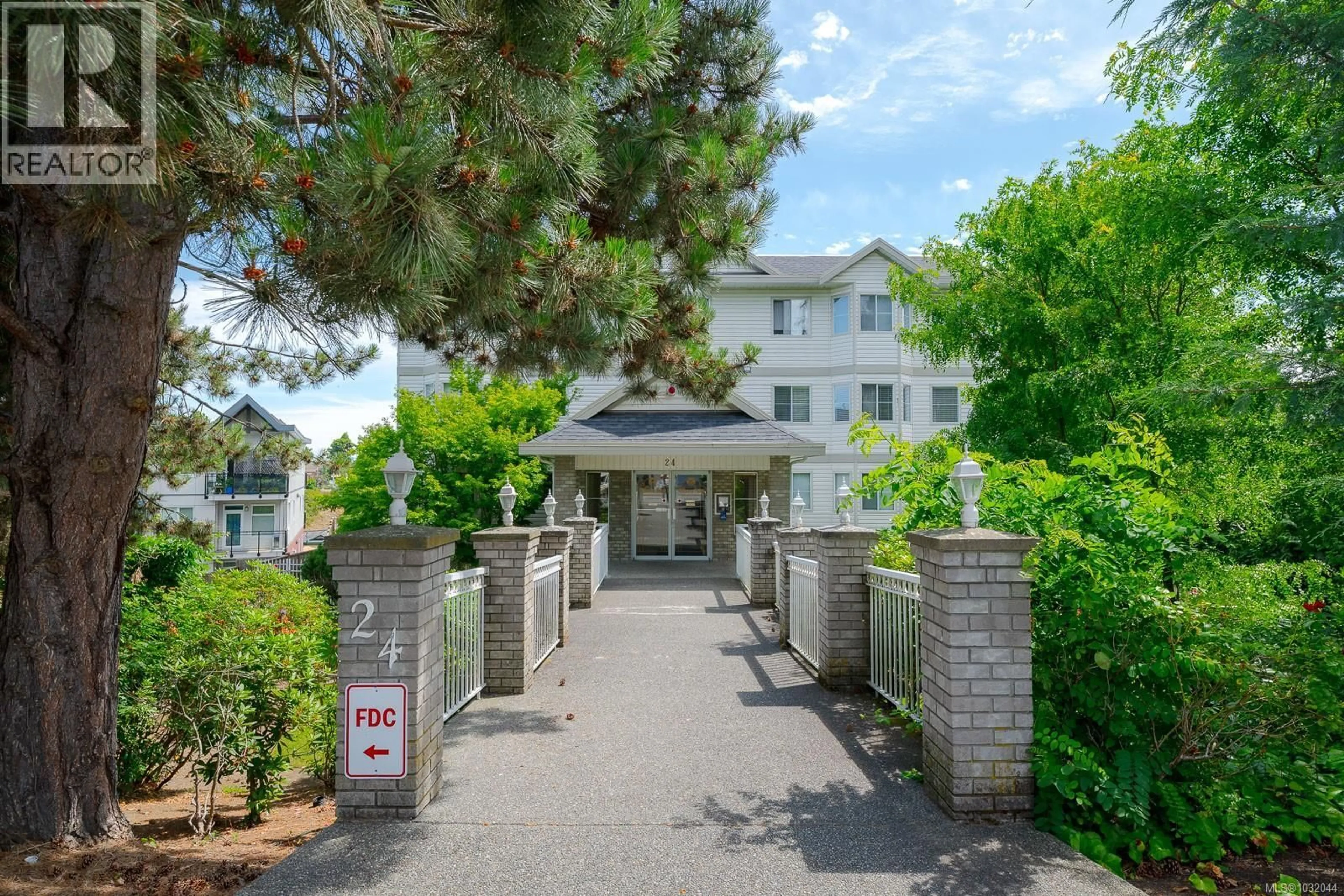 Unknown for 301 - 24 PRIDEAUX STREET, Nanaimo British Columbia V9R2M4