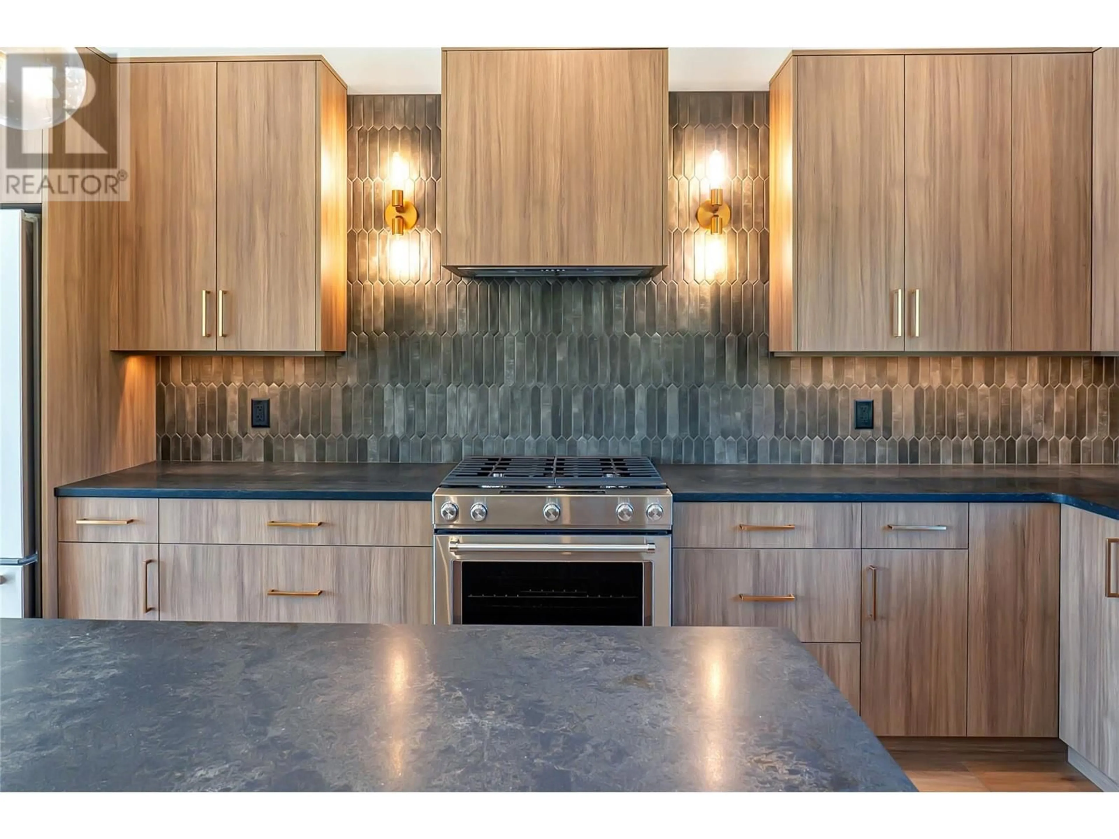 Contemporary kitchen, unknown for 3309 ASPEN LANE, Kelowna British Columbia V1V0C6