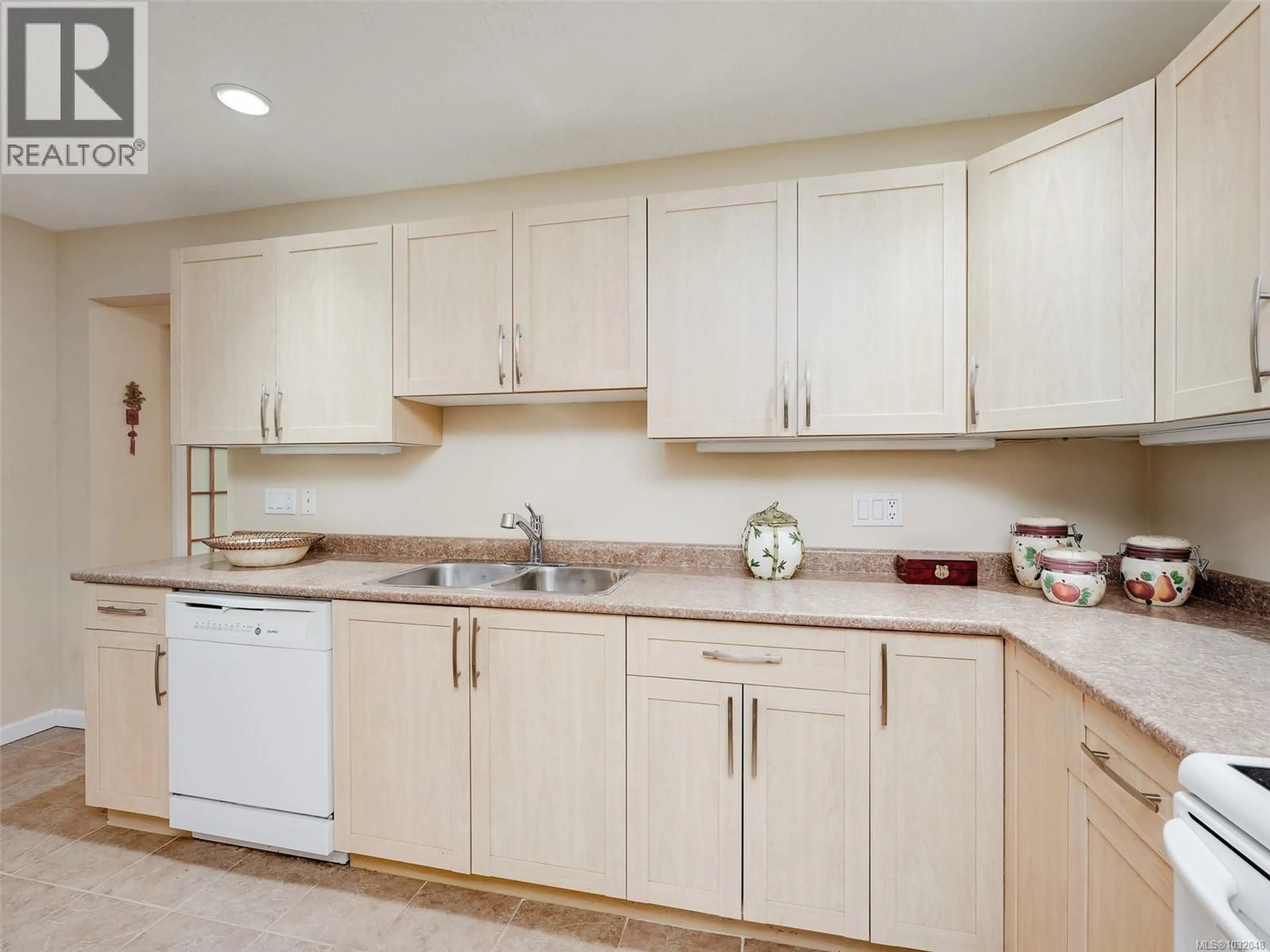 Standard kitchen, ceramic/tile floor for 9907 GALARAN ROAD, Sidney British Columbia V8L4G5