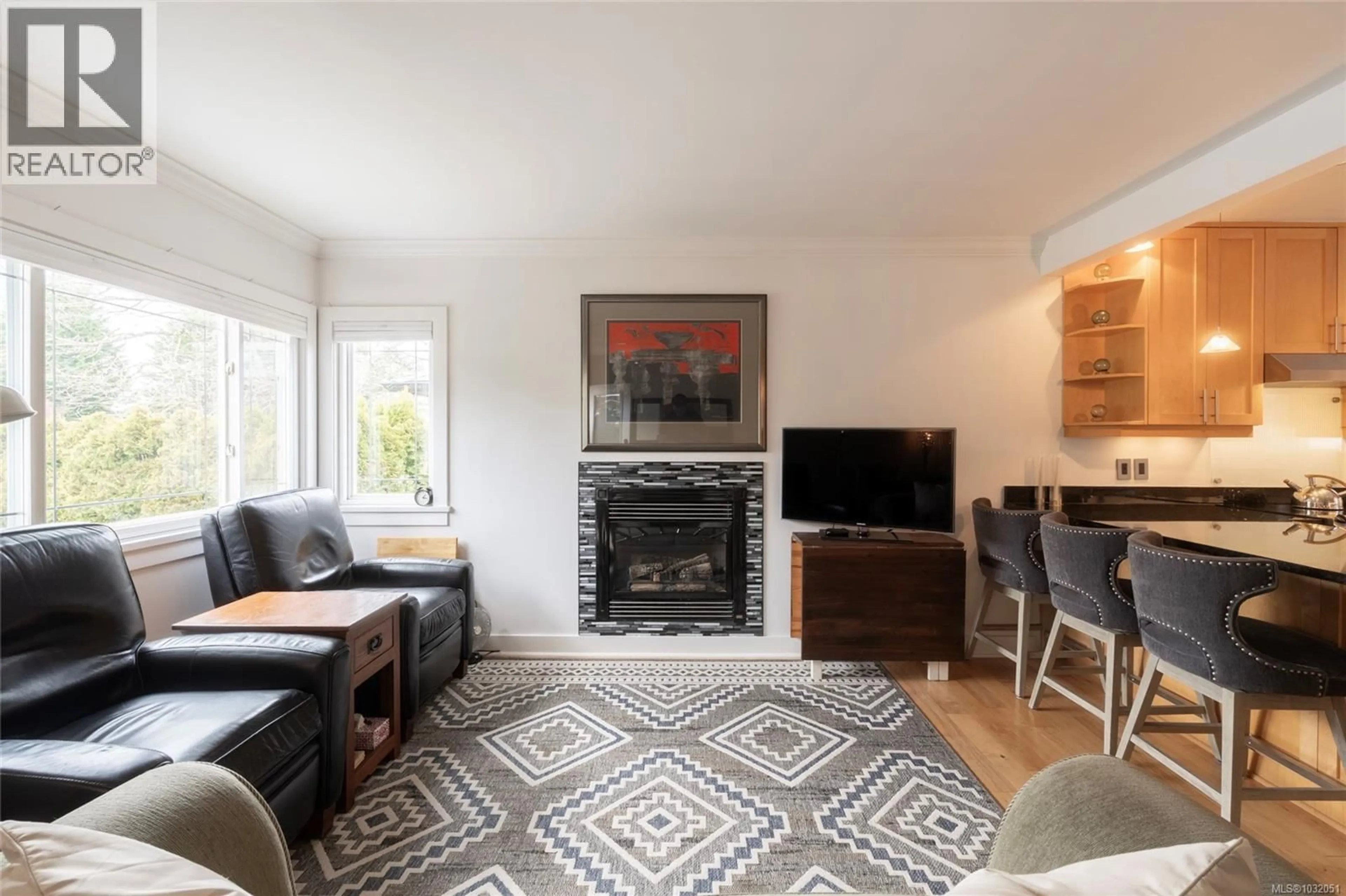 Living room with furniture, unknown for 870 PENDENE PLACE, Saanich British Columbia V8X3A1