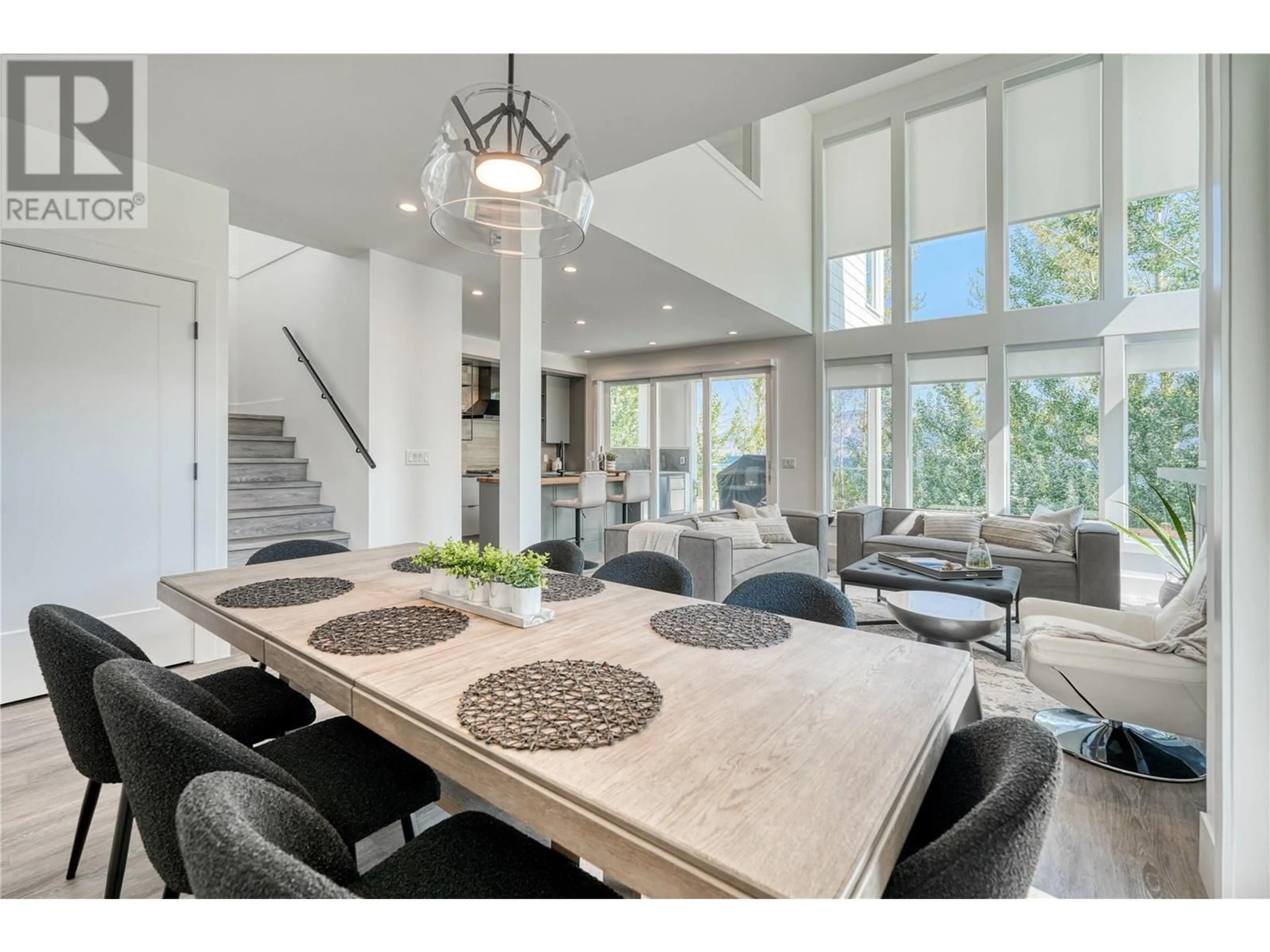 Dining room for 3170 Landry Crescent, Summerland British Columbia V0H1Z9