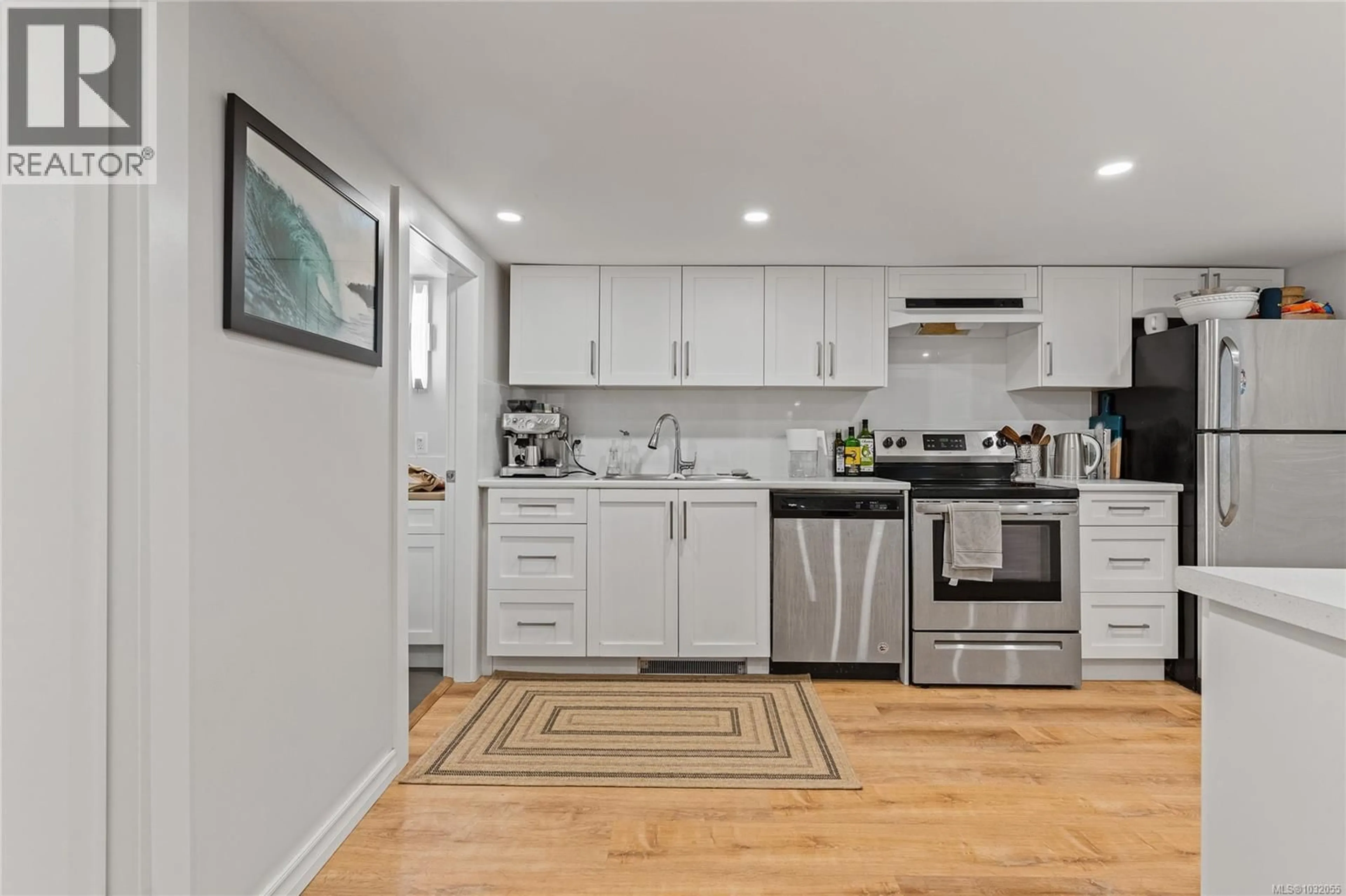 Open concept kitchen, unknown for 2526 SCOTT STREET, Victoria British Columbia V8T1Z6
