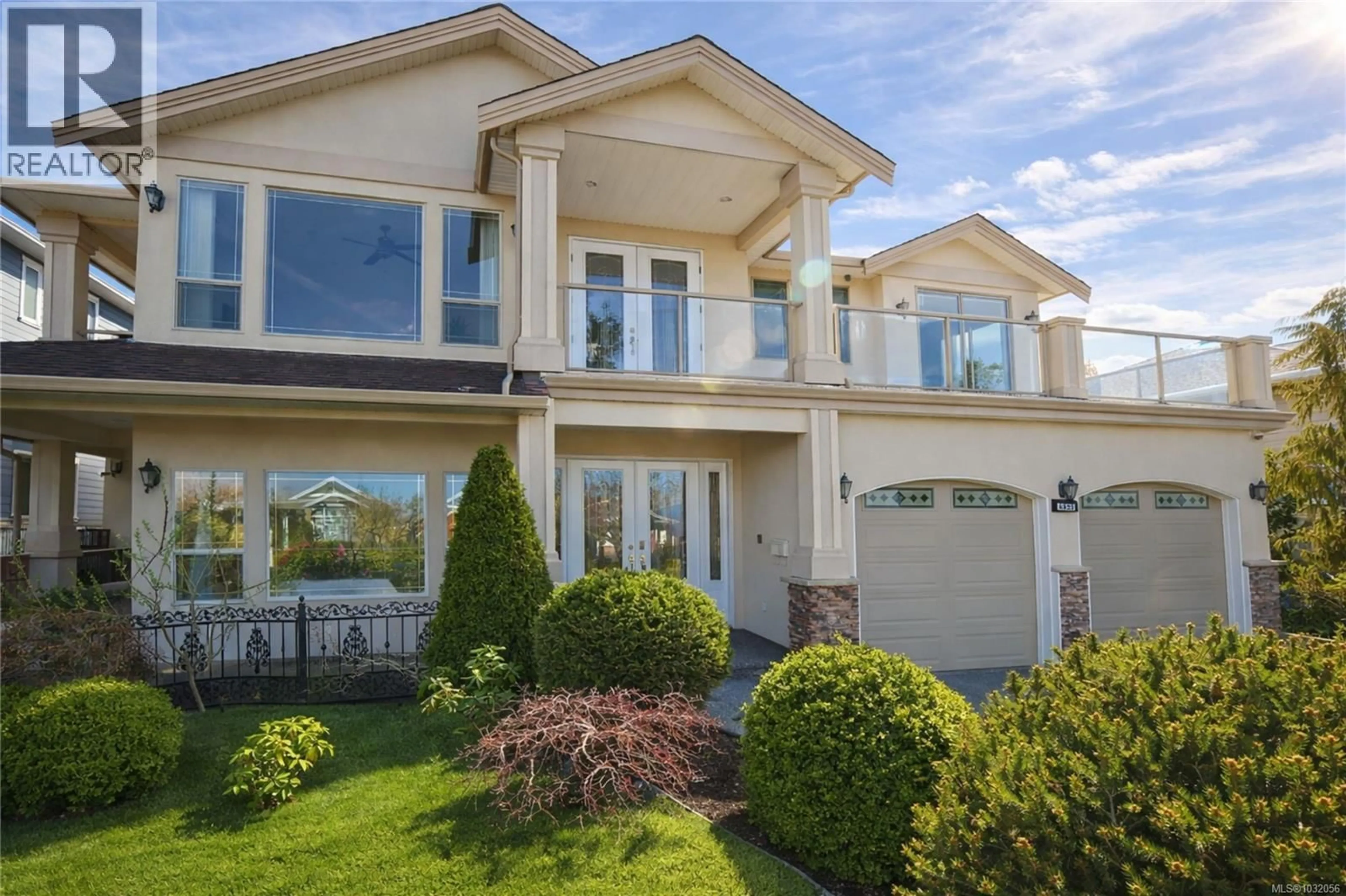 Home with vinyl exterior material, water/lake/river/ocean view for 6455 GROVELAND DRIVE, Nanaimo British Columbia V9V1V4