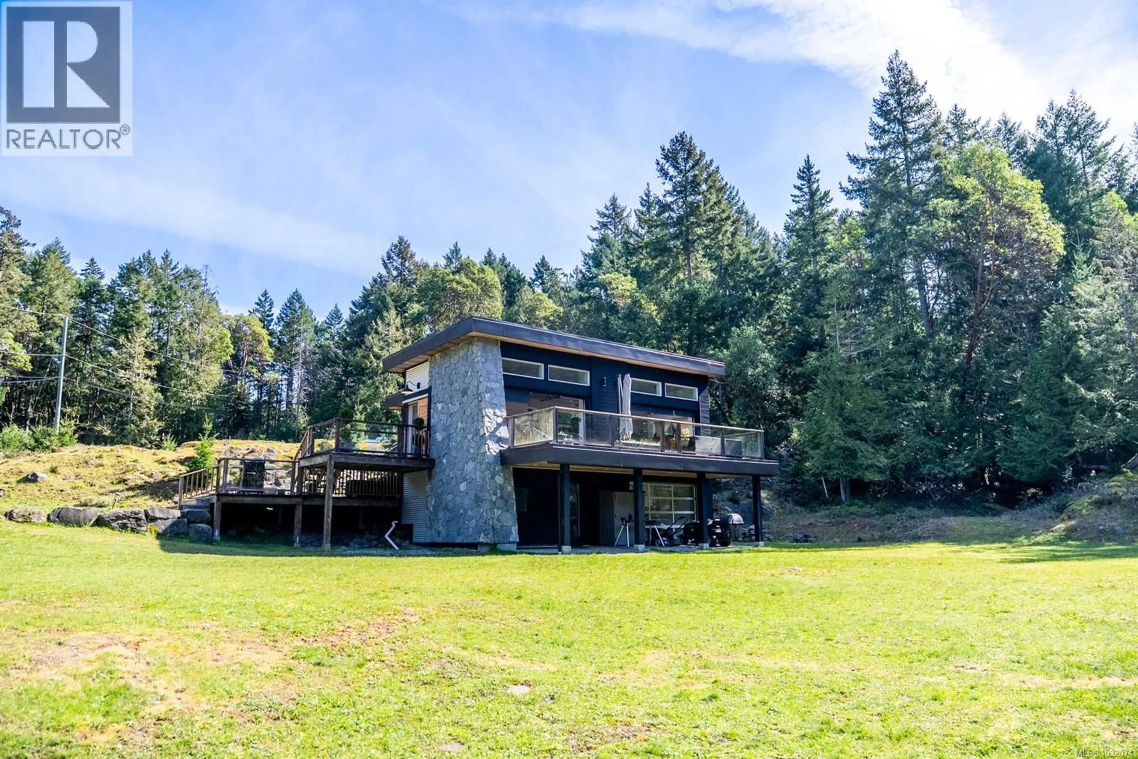 A pic from outside/outdoor area/front of a property/back of a property/a pic from drone, unknown for 5582 HOOSON ROAD, Pender Island British Columbia V0N2M1