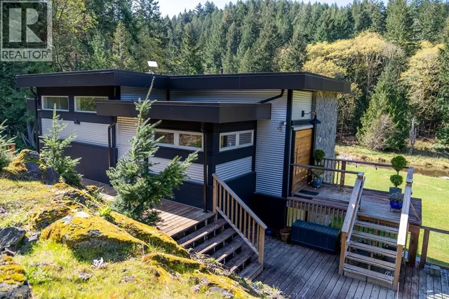 5582 HOOSON ROAD, Pender Island 5