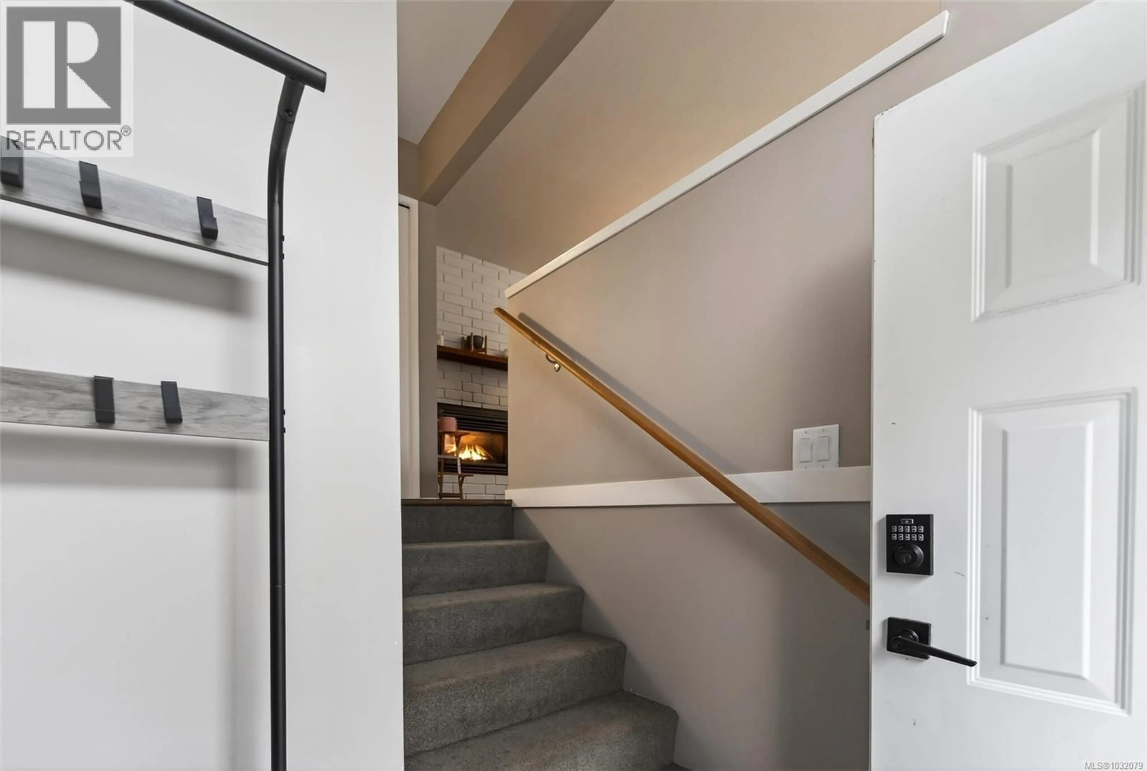 Unknown for 3905 GRANGE ROAD, Saanich British Columbia V8Z4T6