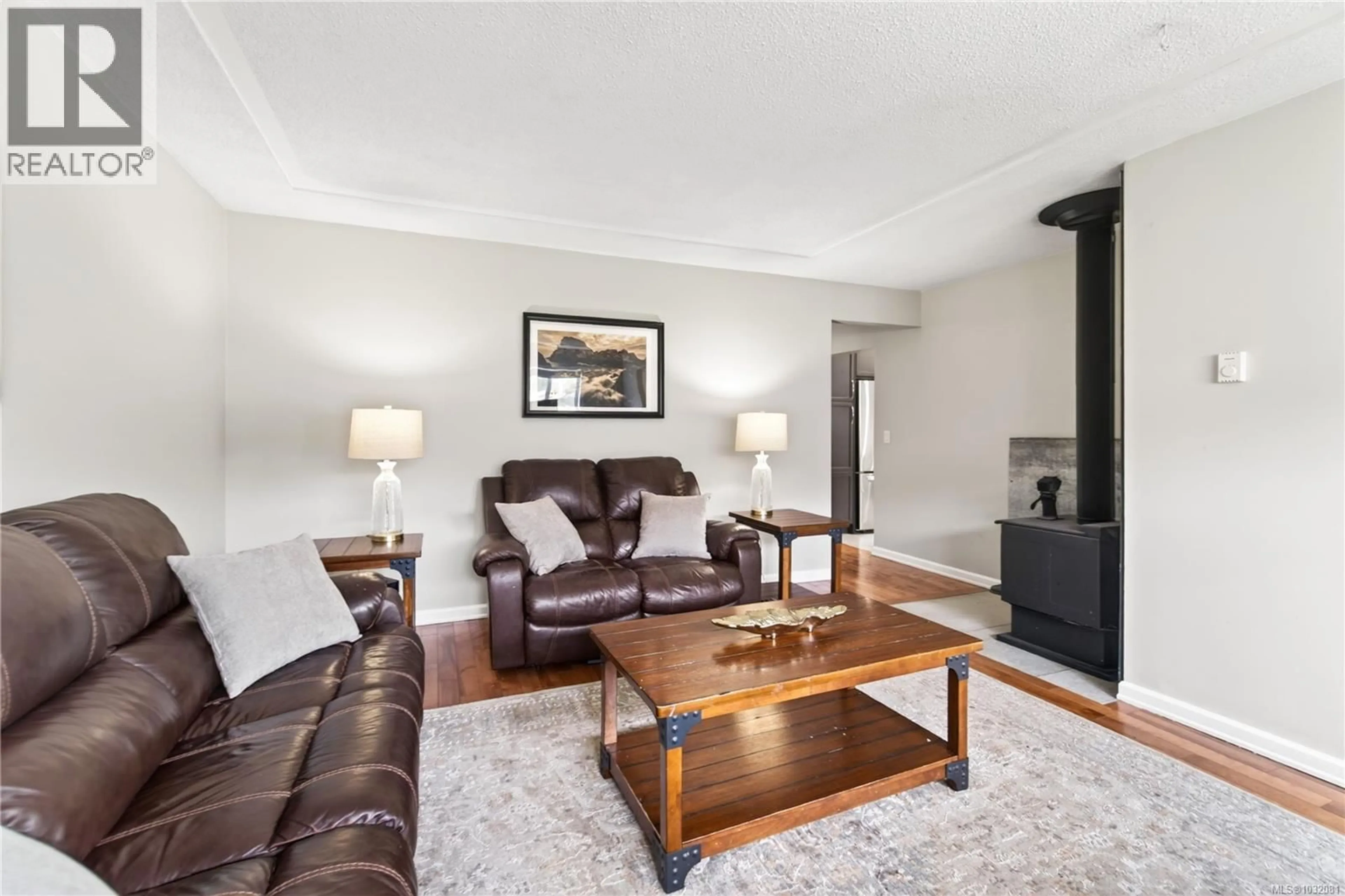 Living room with furniture, unknown for 2071 EAST WELLINGTON ROAD, Nanaimo British Columbia V9S5V2