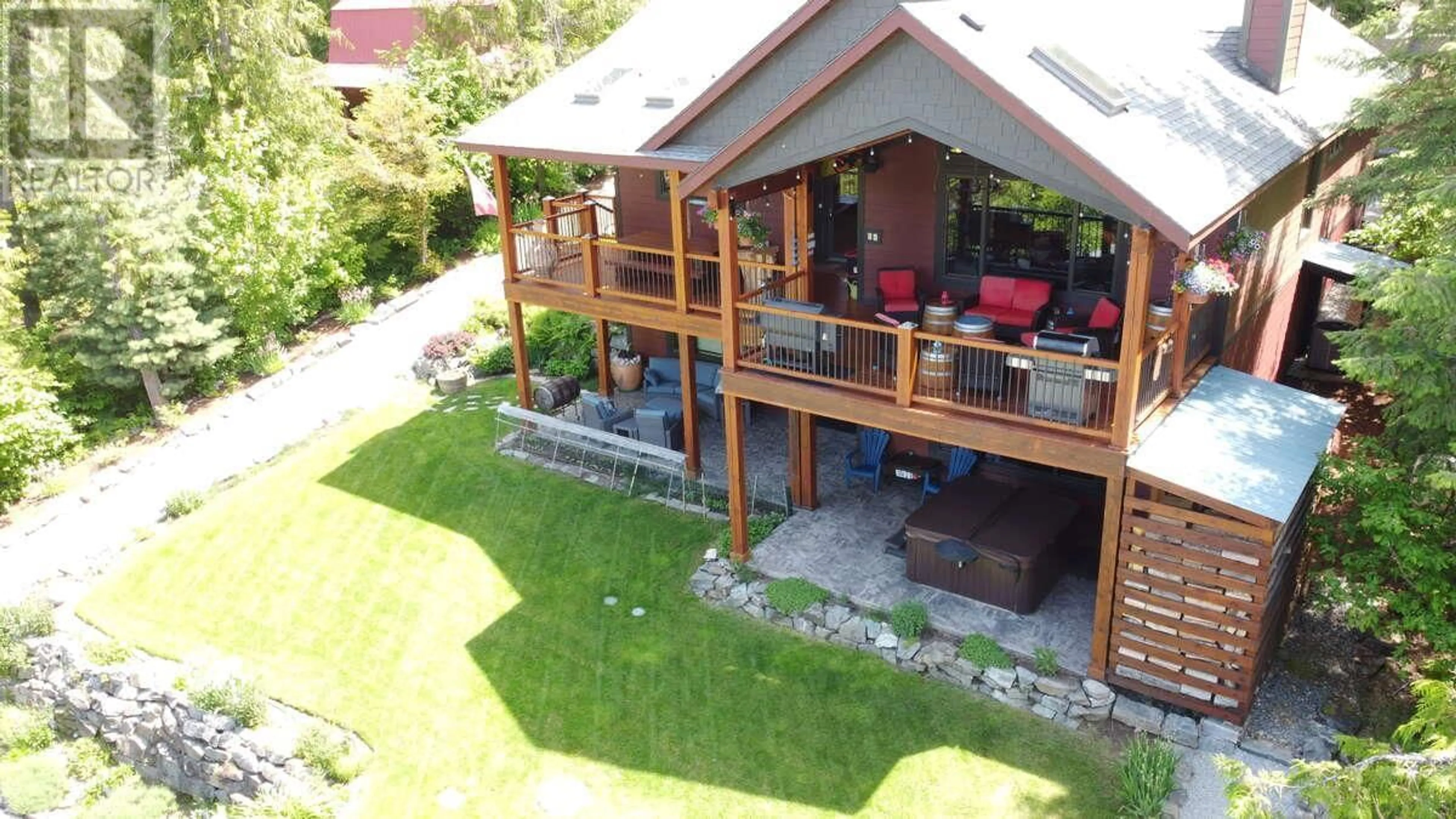 A pic from outside/outdoor area/front of a property/back of a property/a pic from drone, unknown for 82 WALKER ROAD, Enderby British Columbia V0E1V5