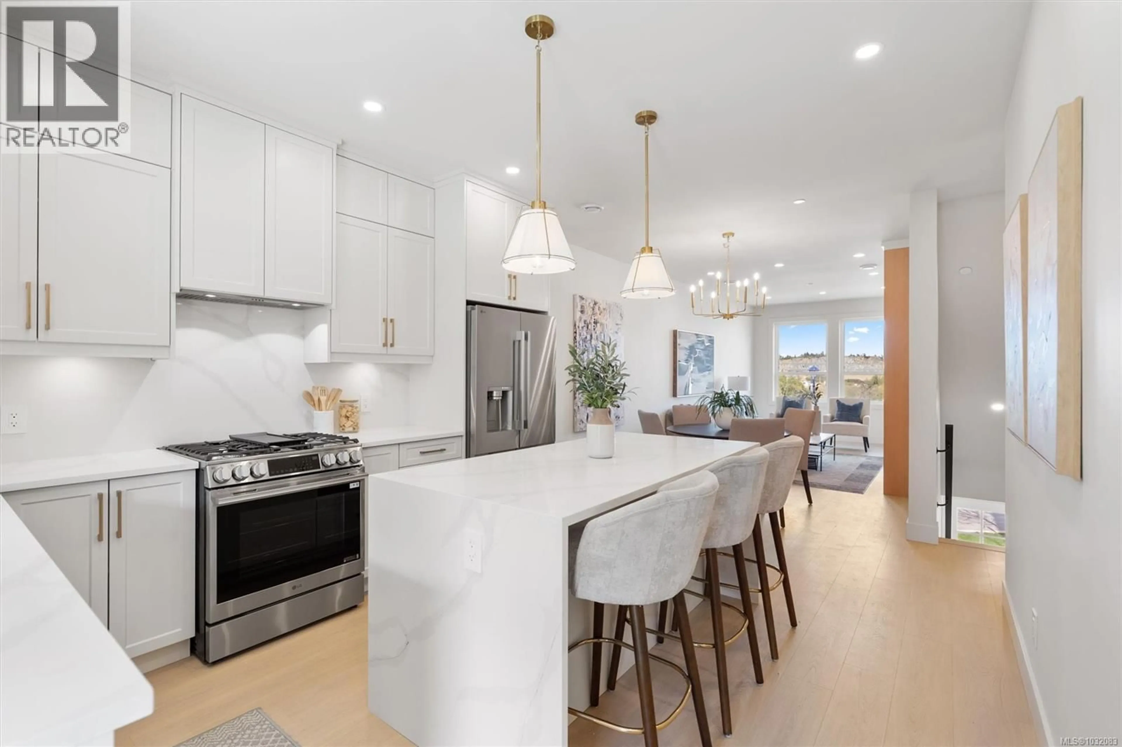 Open concept kitchen, ceramic/tile floor for 2296 KINGBIRD DRIVE, Langford British Columbia V9B0E7