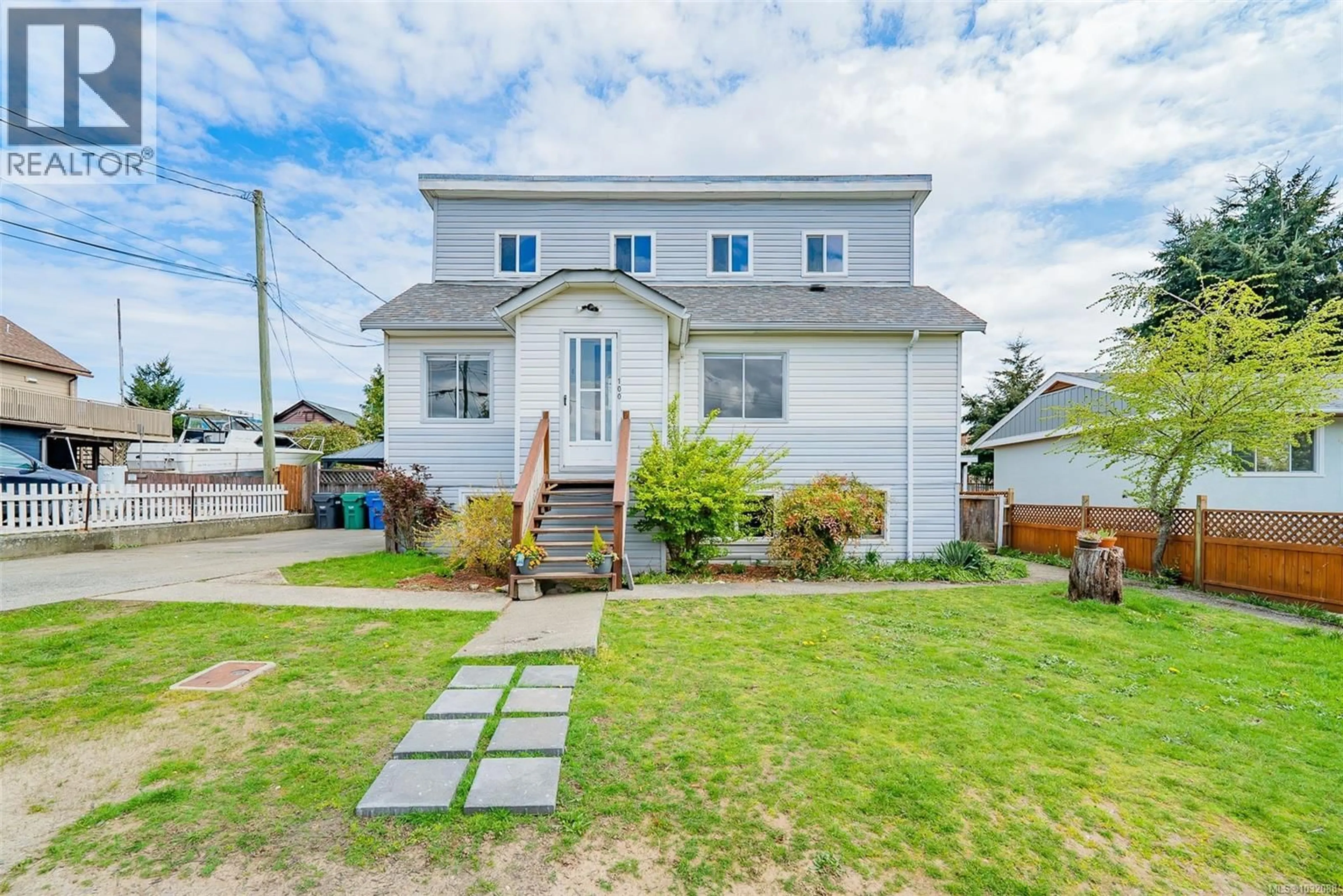 A pic from outside/outdoor area/front of a property/back of a property/a pic from drone, street for 100 ASHLAR AVENUE, Nanaimo British Columbia V9R3P4