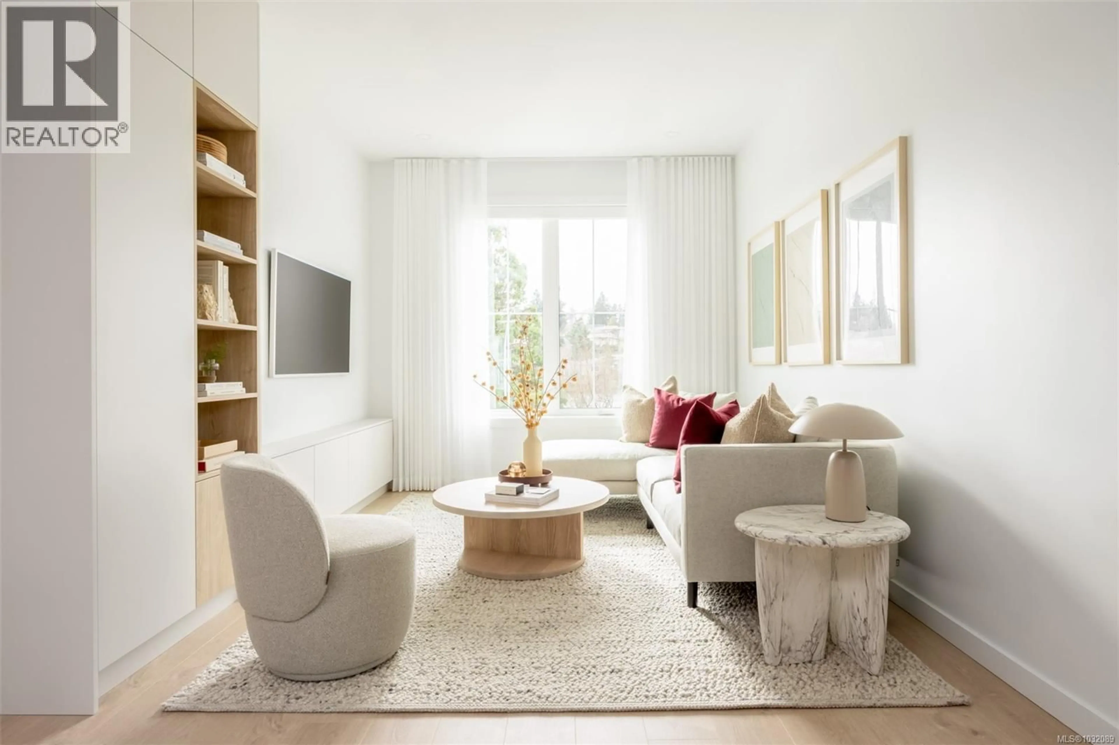 Living room with furniture, unknown for TH18 - 630 GORGE ROAD WEST, Saanich British Columbia V9A1N5