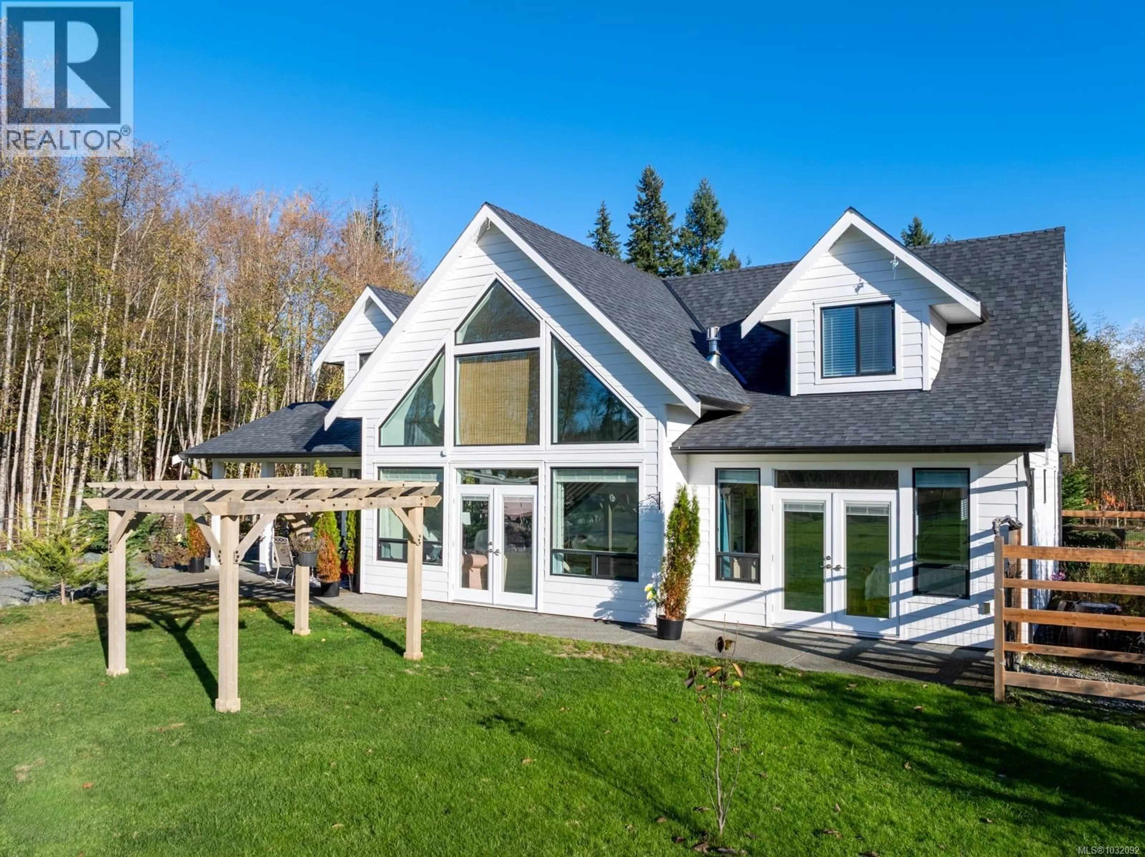 Home with vinyl exterior material, mountain view for 8740 OYSTER RIVER WAY, Black Creek British Columbia V9J1K3