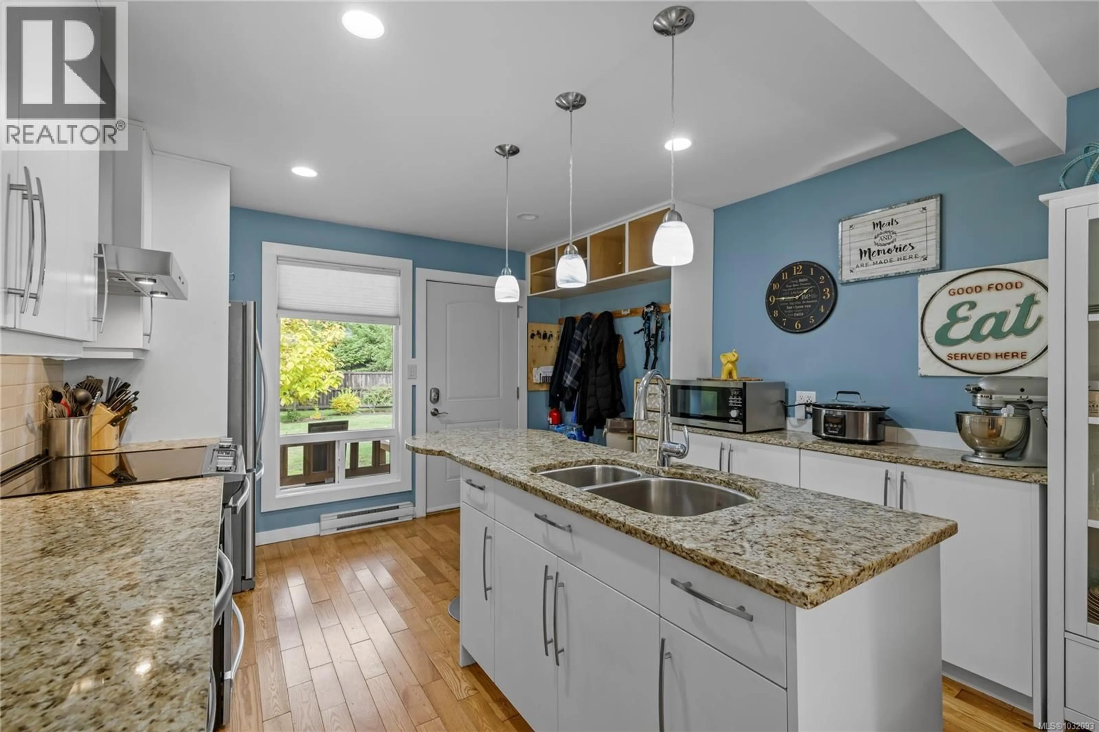 Open concept kitchen, ceramic/tile floor for 2920 MARSHALL ROAD, Qualicum Beach British Columbia V9K1Z9