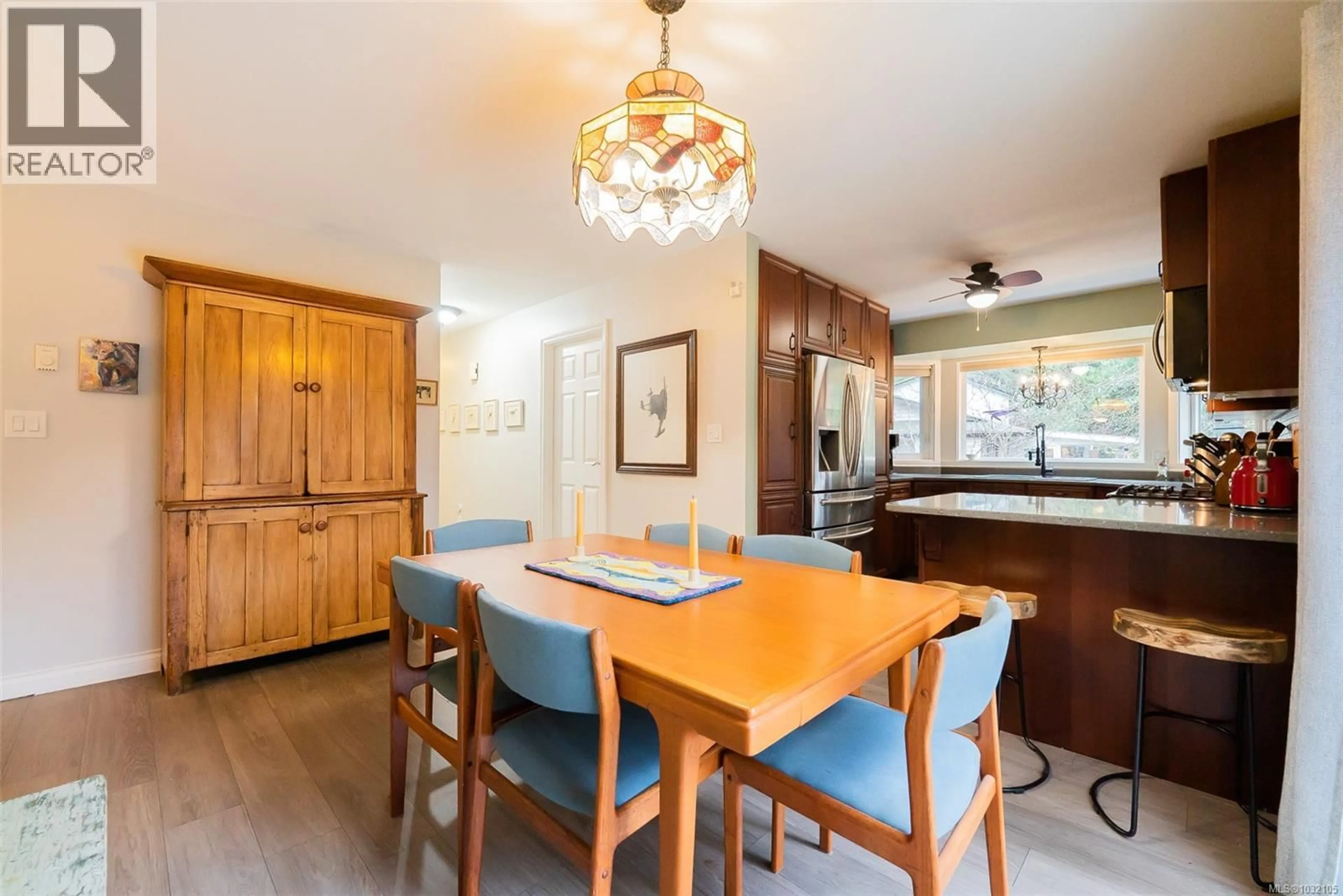 Dining room, wood/laminate floor for 4080 SALAL DRIVE, Nanaimo British Columbia V9T5J7