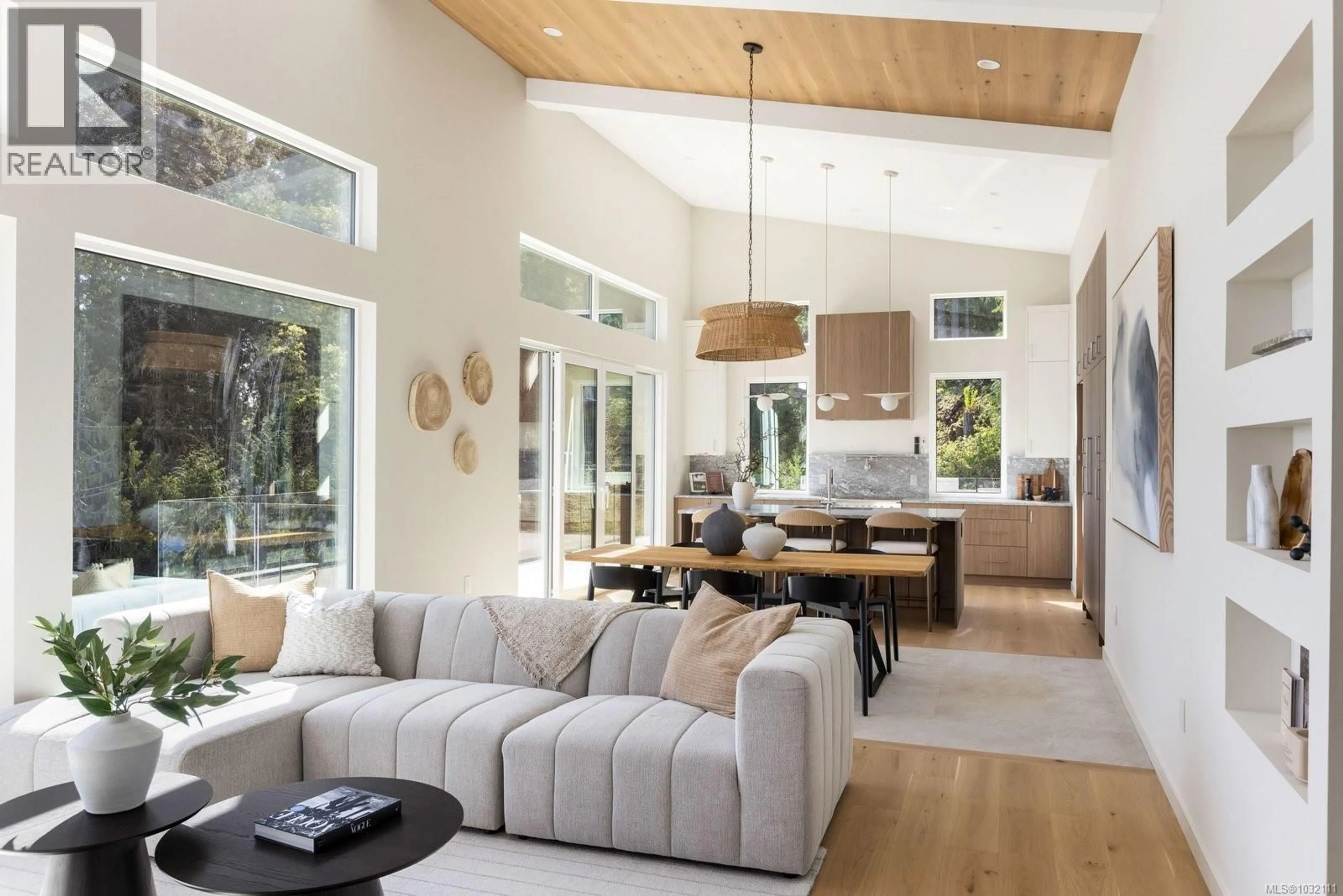 Living room with furniture, unknown for 1677 LANDS END ROAD, North Saanich British Columbia V8L5L5