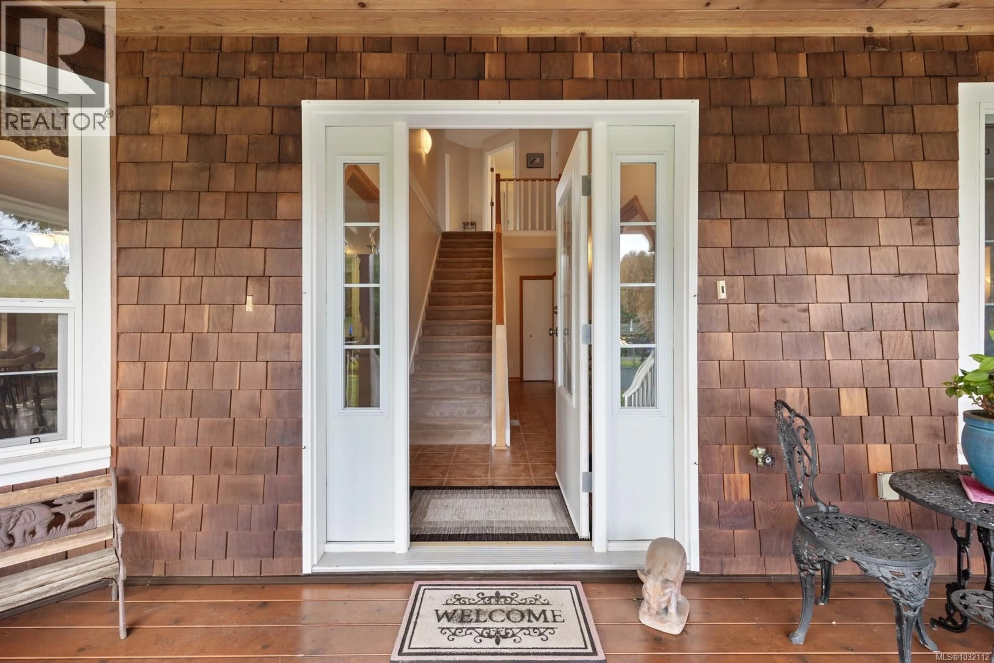 Indoor entryway for 1535 BAIKIE ROAD, Denman Island British Columbia V0R1T0