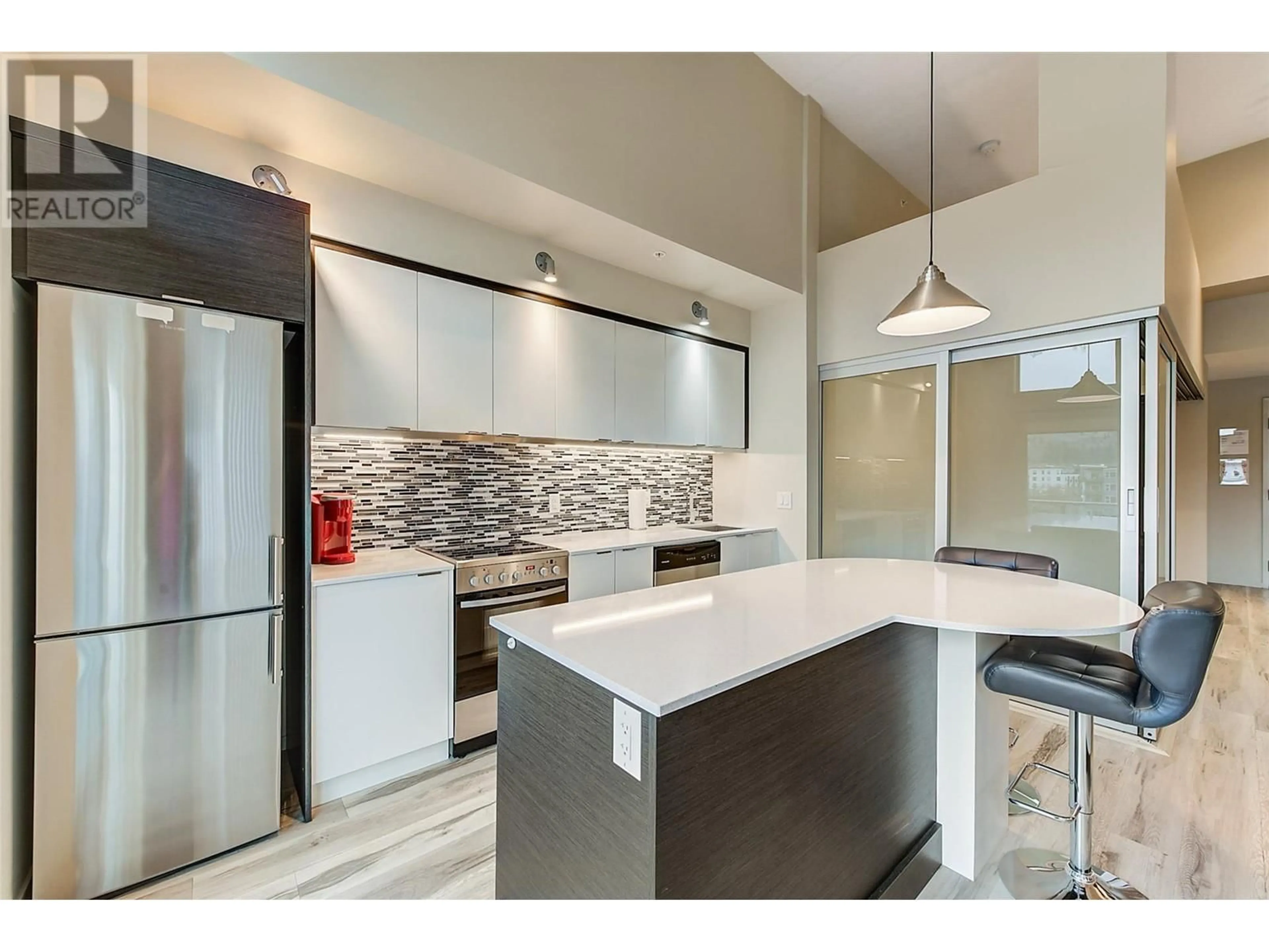 Contemporary kitchen, ceramic floors for 1350 St. Paul Street Unit# 603, Kelowna British Columbia V1Y2E1