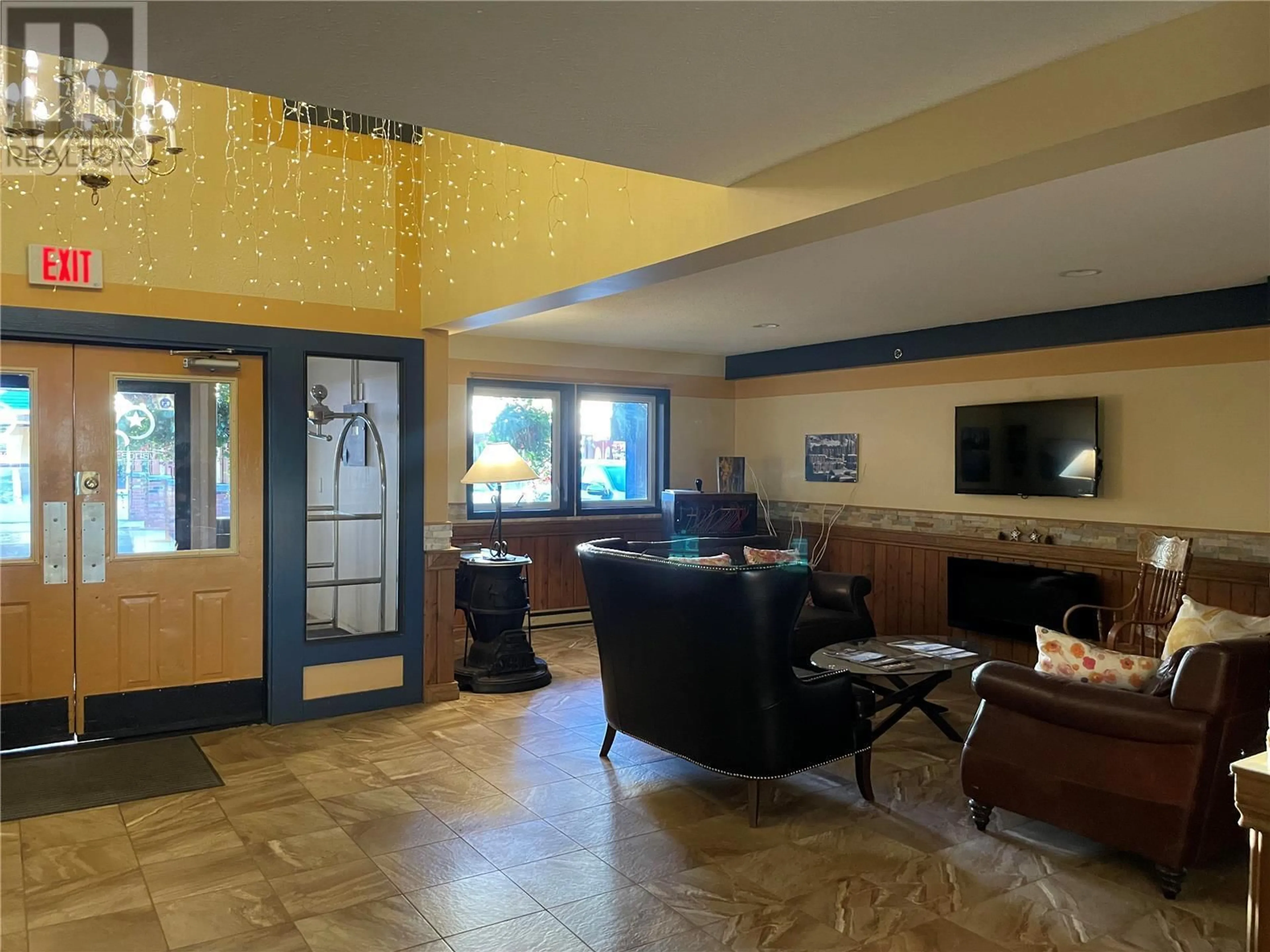 Lobby for 207 - 148 SILVER LODE LANE, Silver Star British Columbia V1B3M1