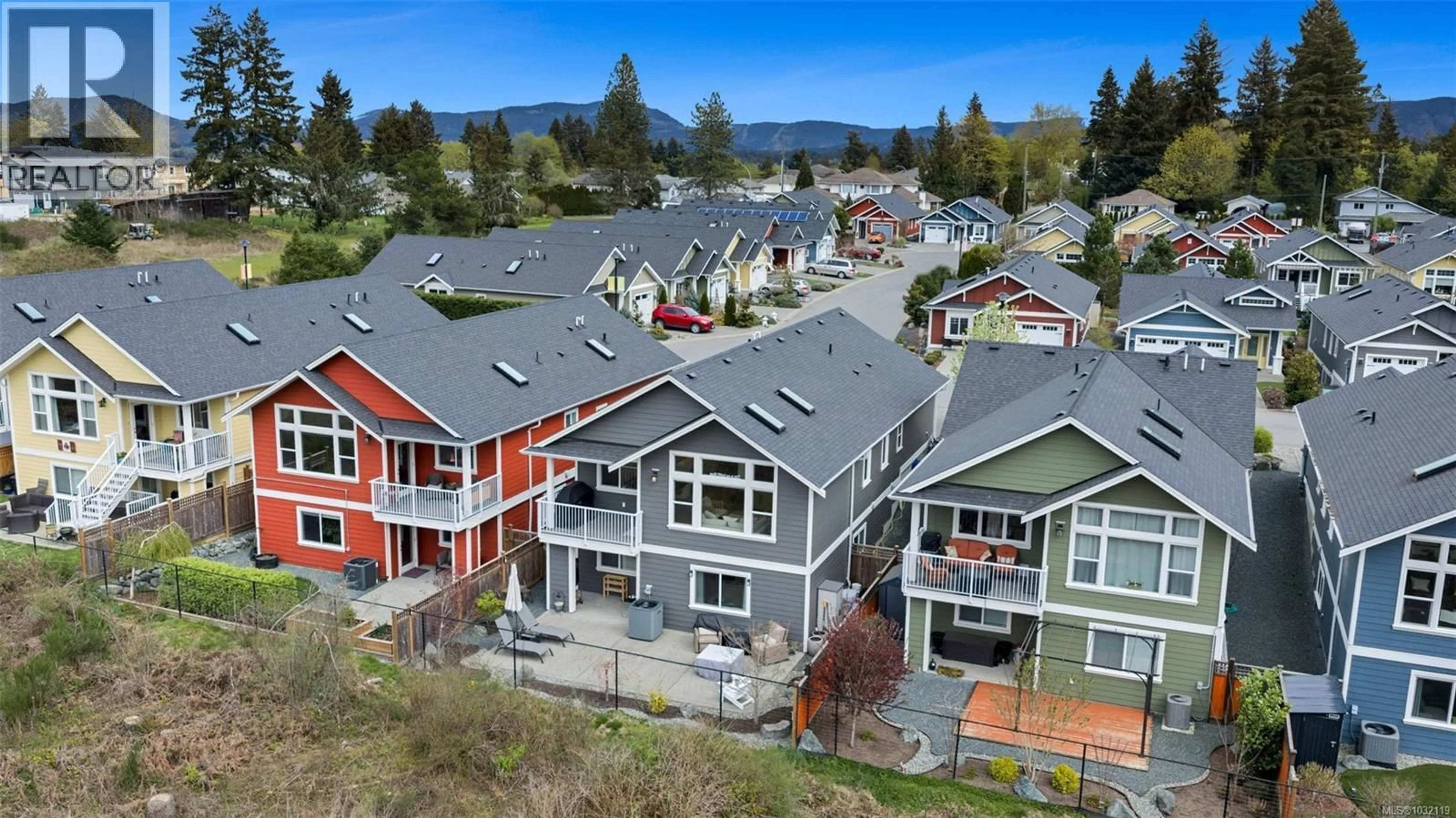 A pic from outside/outdoor area/front of a property/back of a property/a pic from drone, mountain view for 302 EDGEWOOD CRESCENT, Duncan British Columbia V9L0G6