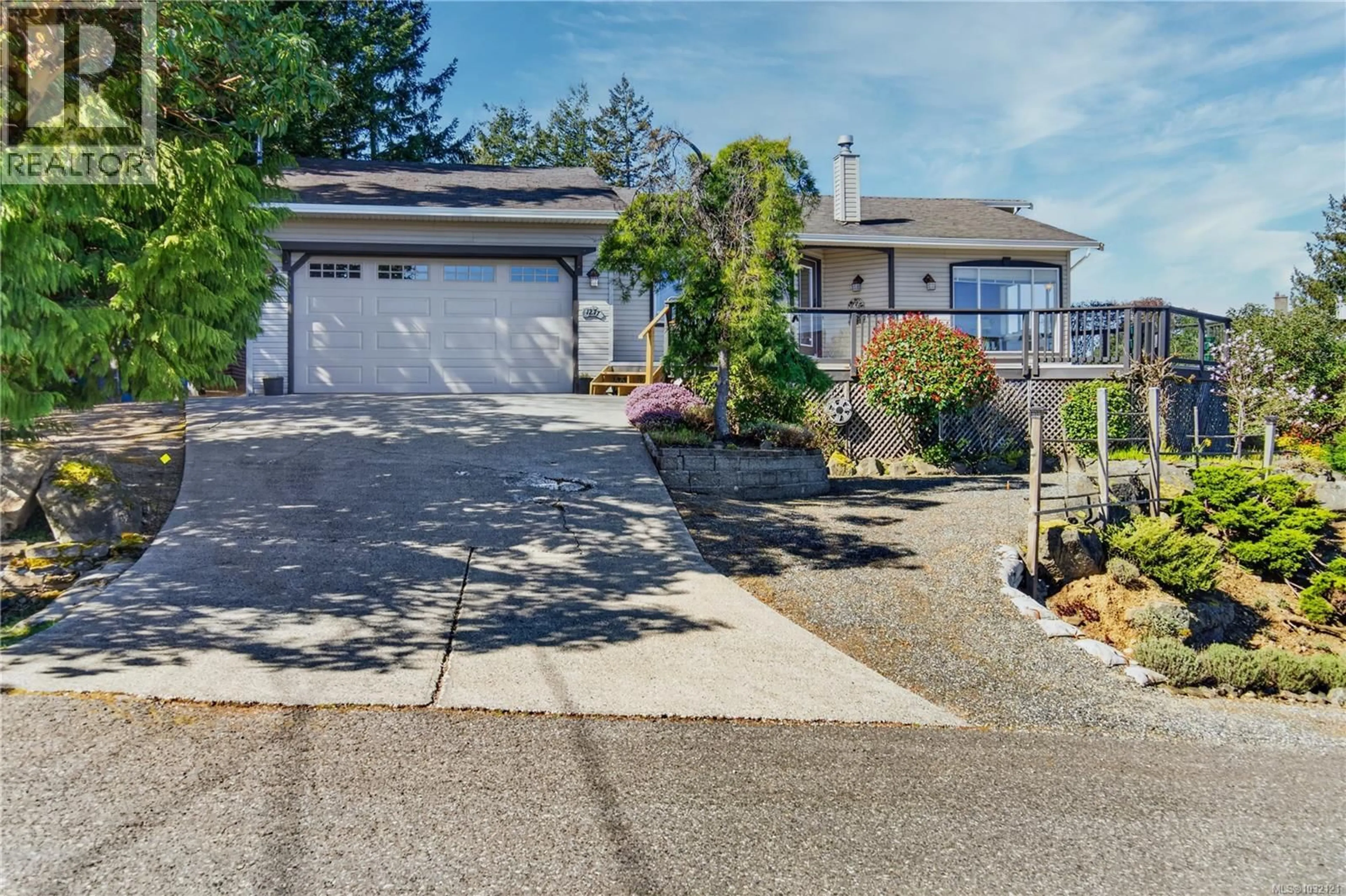 Home with vinyl exterior material, street for 1277 SELKIRK DRIVE, Nanaimo British Columbia V9R5Z5