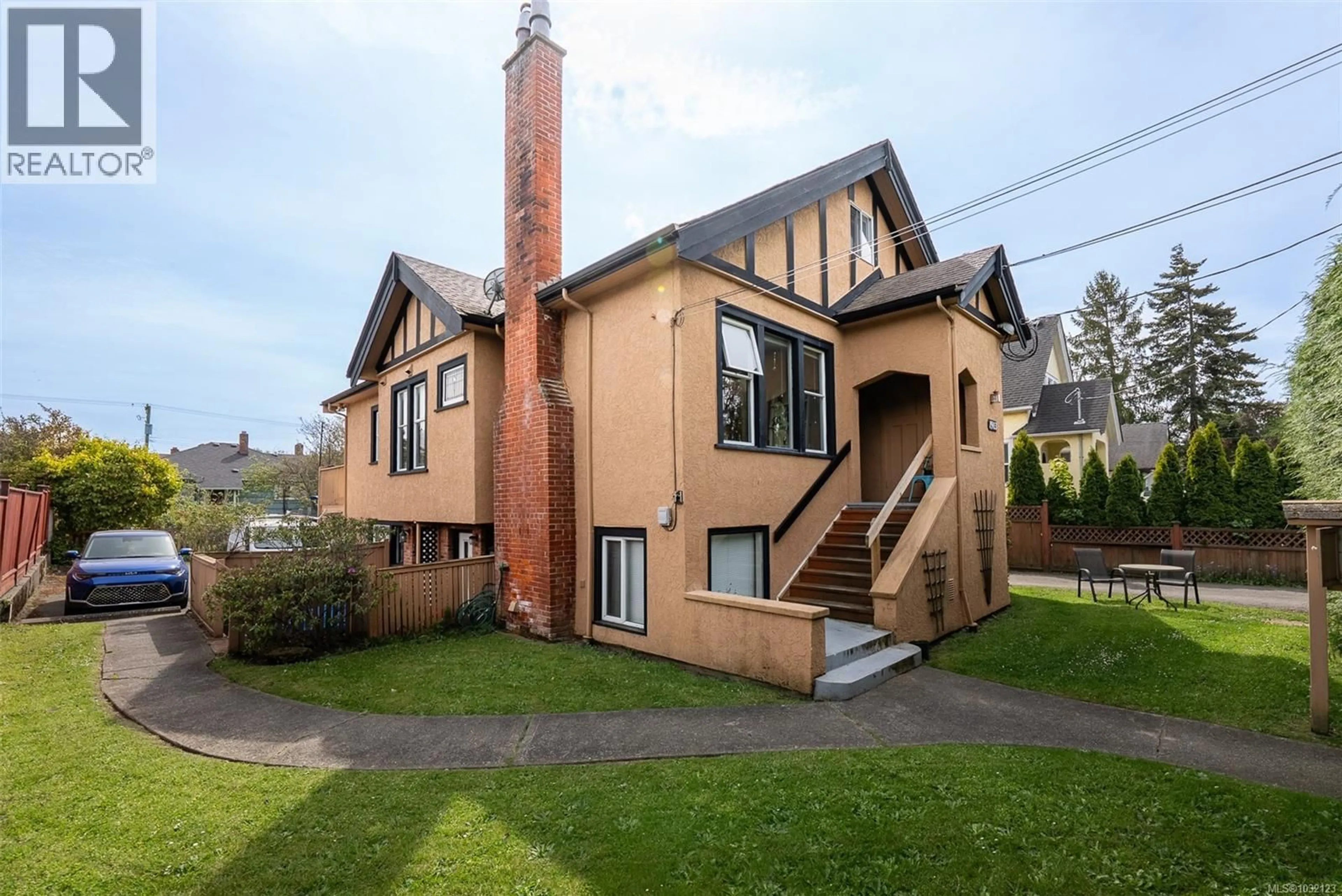 Home with brick exterior material, street for 1913 DUCHESS STREET, Victoria British Columbia V8R4W2