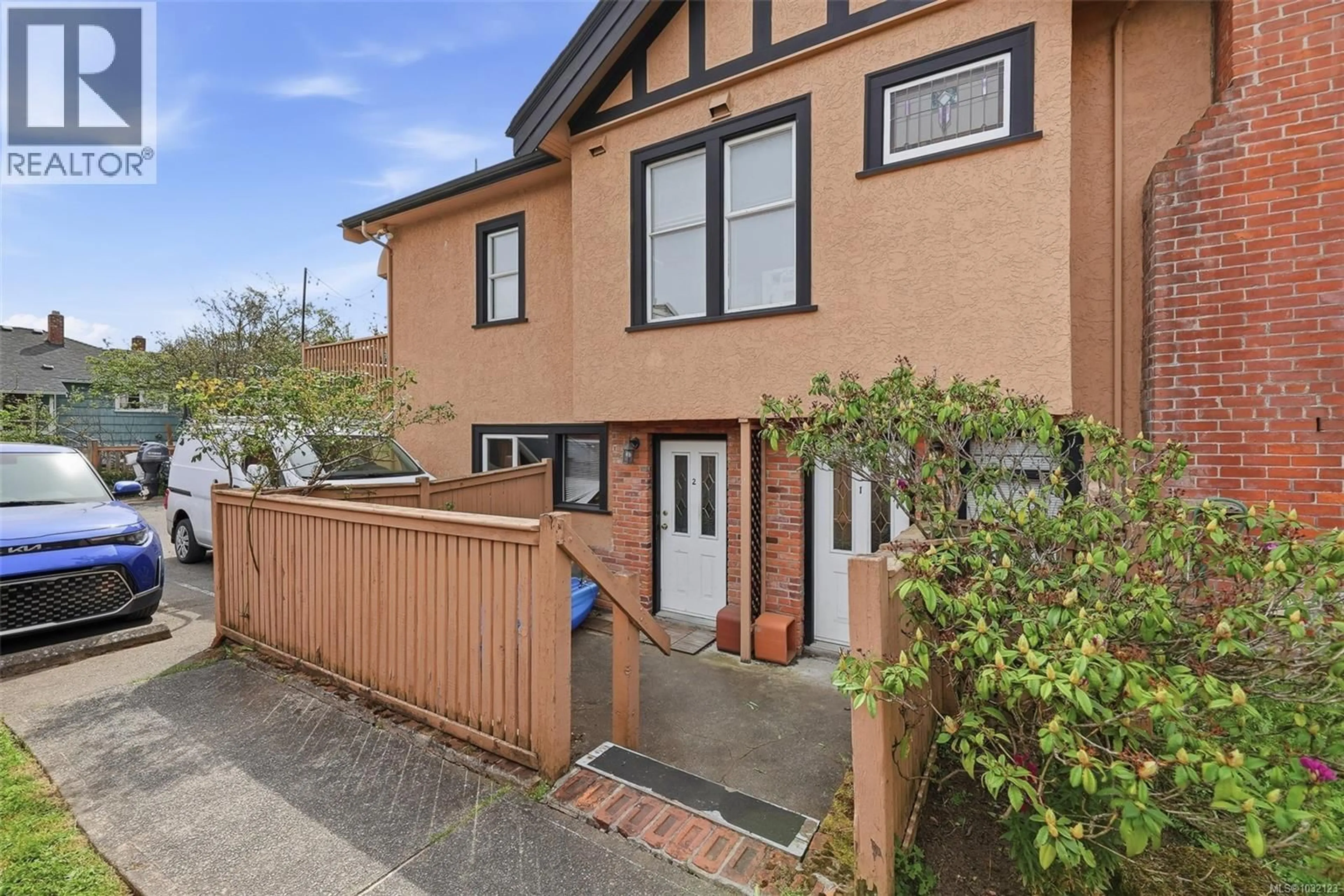 Unknown for 1913 DUCHESS STREET, Victoria British Columbia V8R4W2