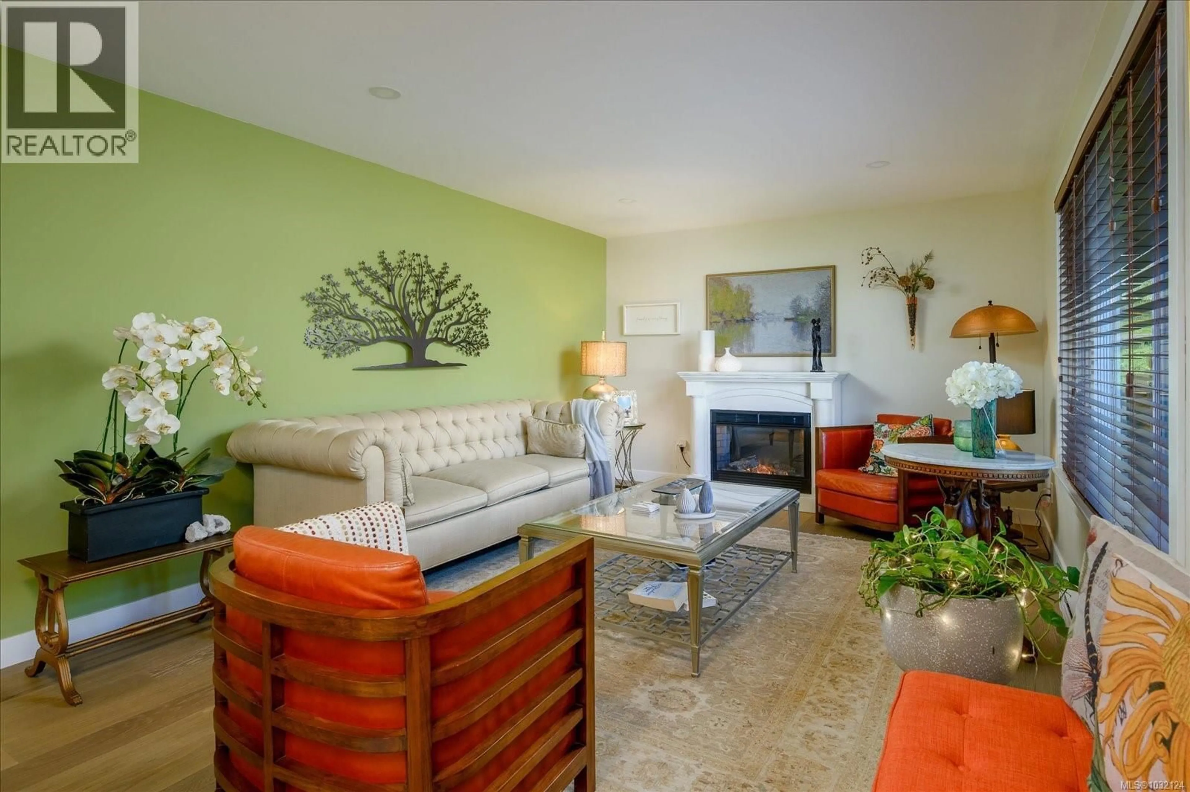 Living room with furniture, unknown for 615 NASH PLACE, Ladysmith British Columbia V9G1P2