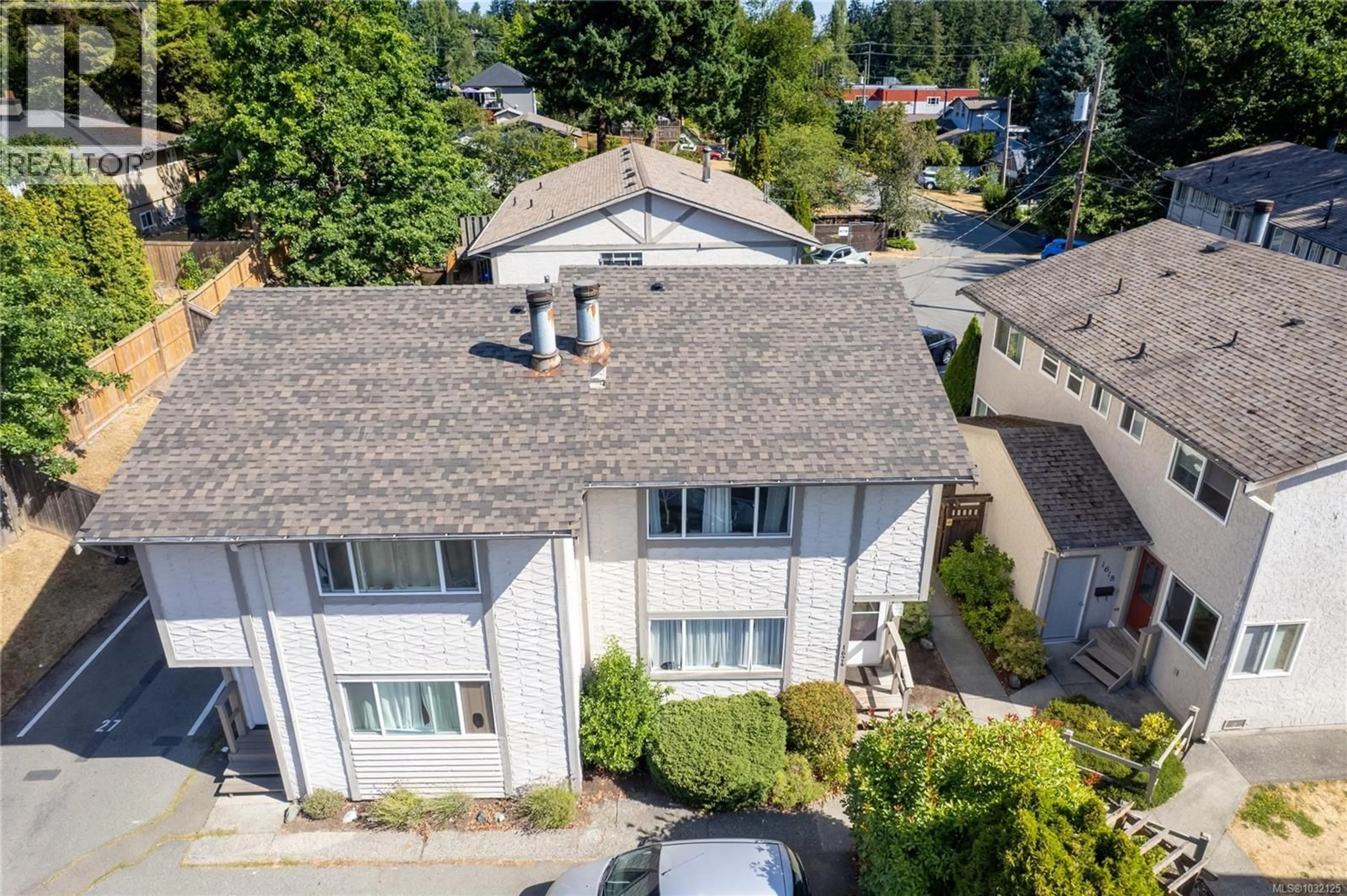A pic from outside/outdoor area/front of a property/back of a property/a pic from drone, street for 1624 FULLER STREET, Nanaimo British Columbia V9L5R4