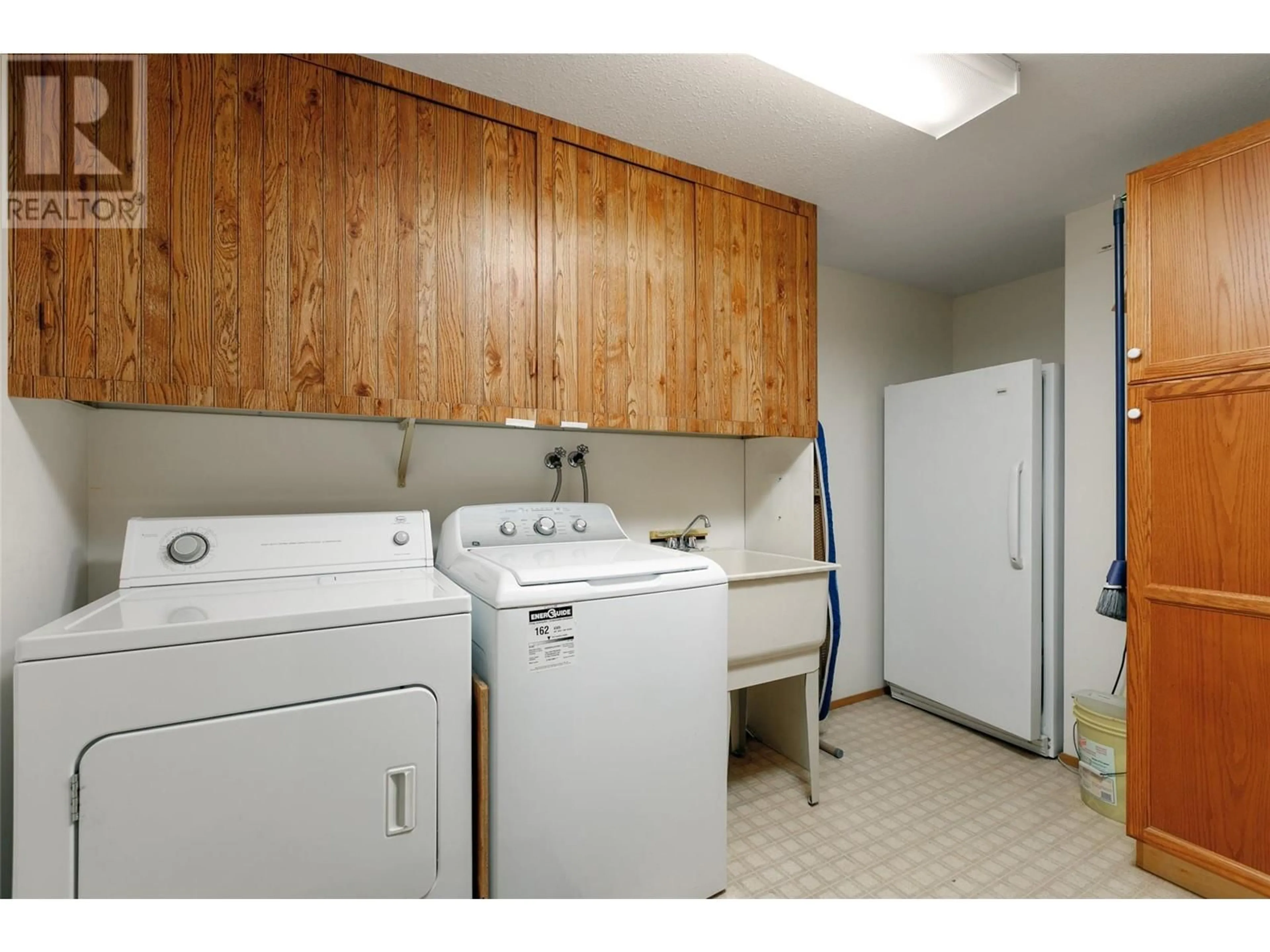 Laundry room for 2110 Hoy Street Unit# 101, Kelowna British Columbia V1Y8T4