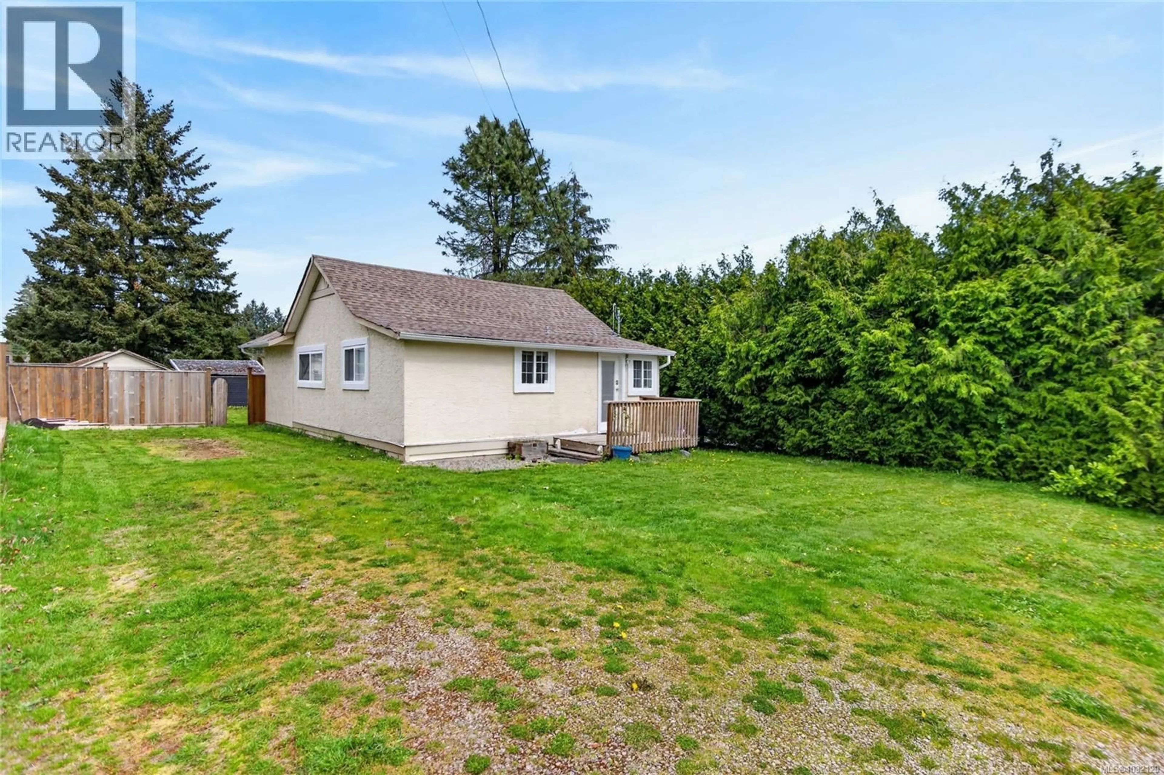 A pic from outside/outdoor area/front of a property/back of a property/a pic from drone, unknown for 2818 MARYPORT AVENUE, Cumberland British Columbia V0R1S0