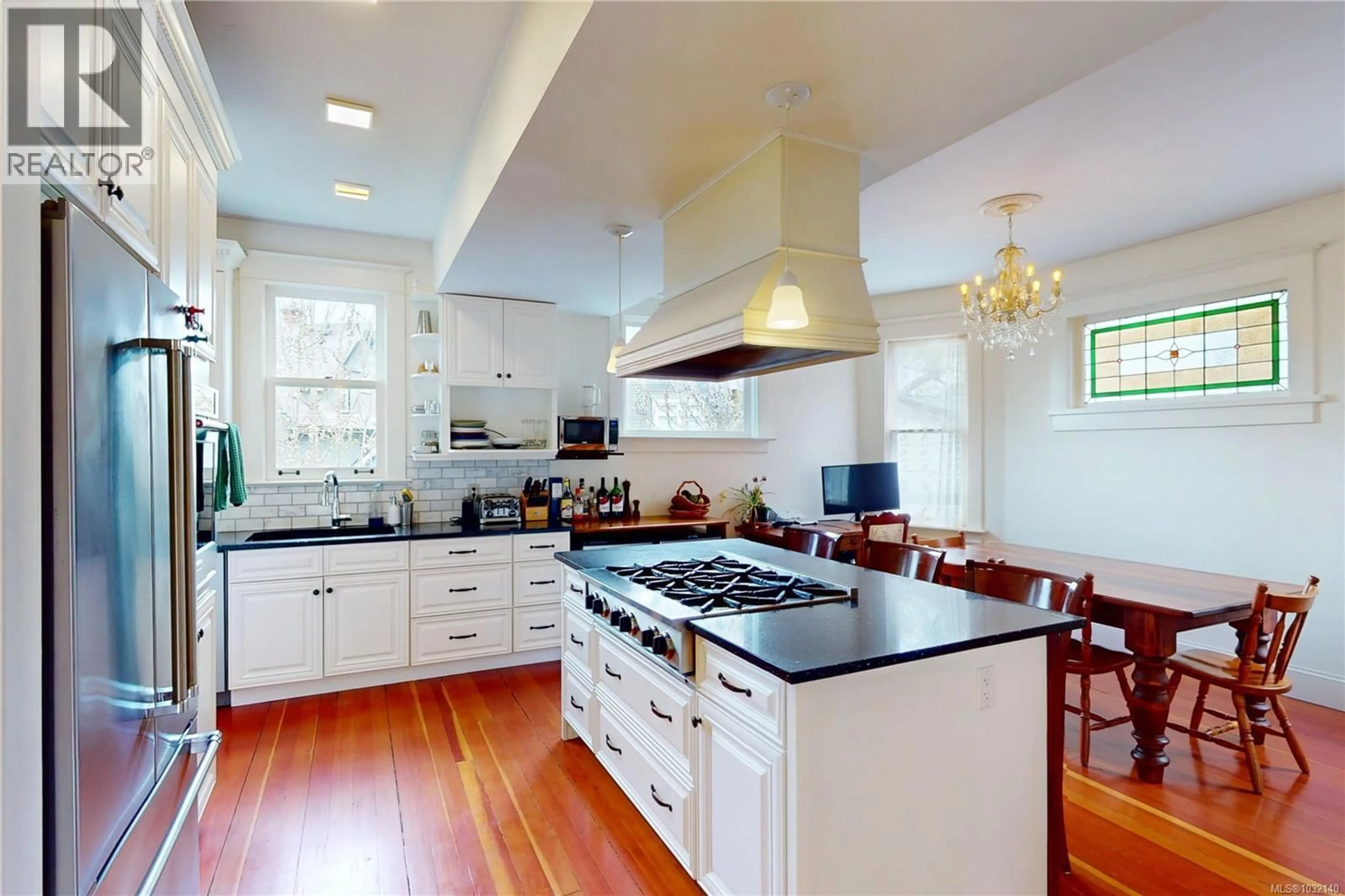 Contemporary kitchen, unknown for 1454/1456 BEGBIE STREET, Victoria British Columbia V8R1K7