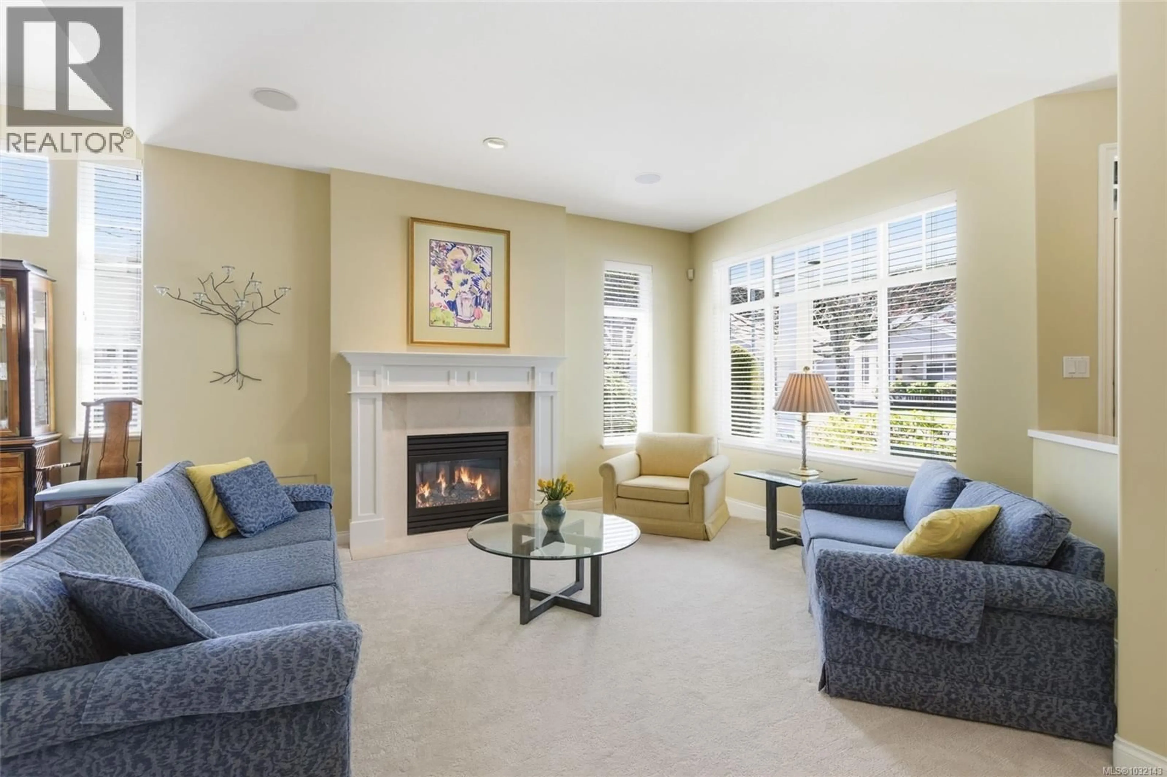 Living room with furniture, unknown for 1377 CAPE COD DRIVE, Parksville British Columbia V9P2Y3