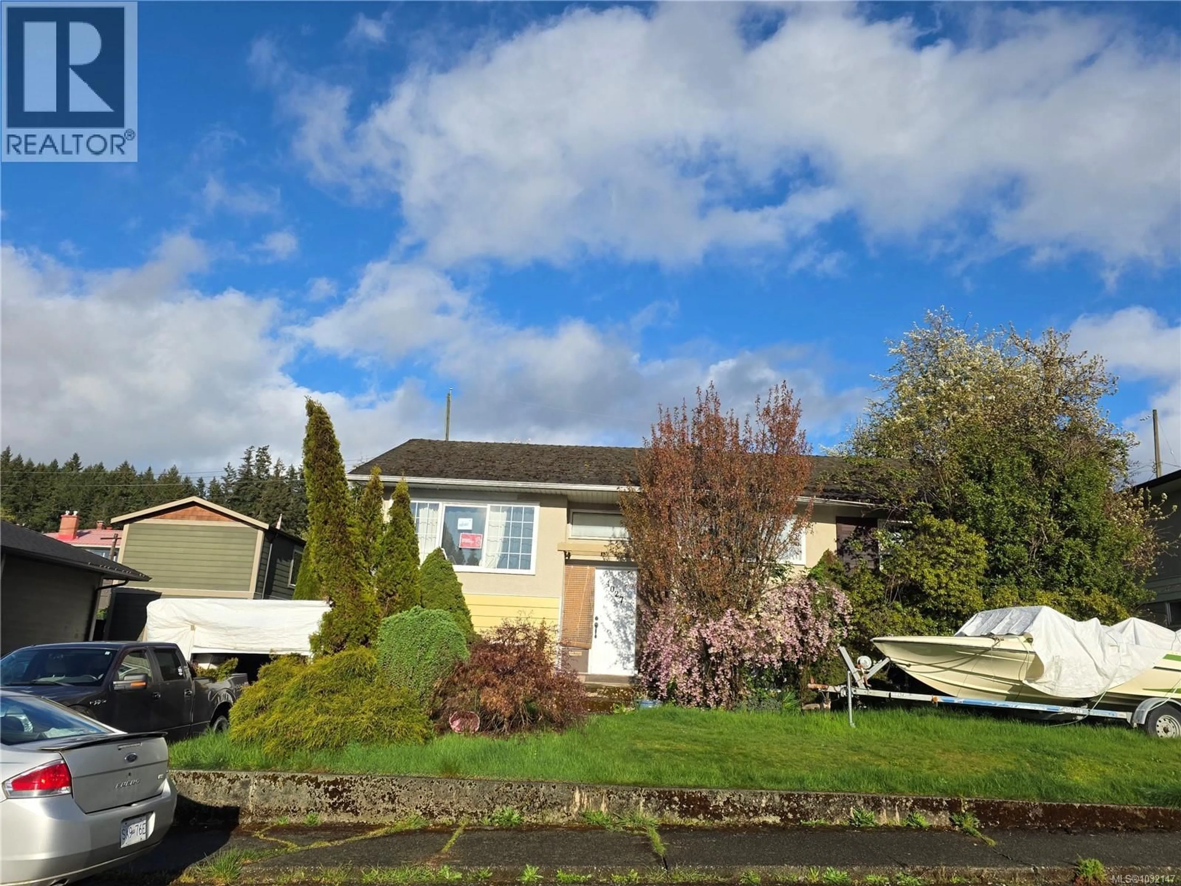 A pic from outside/outdoor area/front of a property/back of a property/a pic from drone, street for 4027 STEEDE AVENUE, Port Alberni British Columbia V9Y5J2