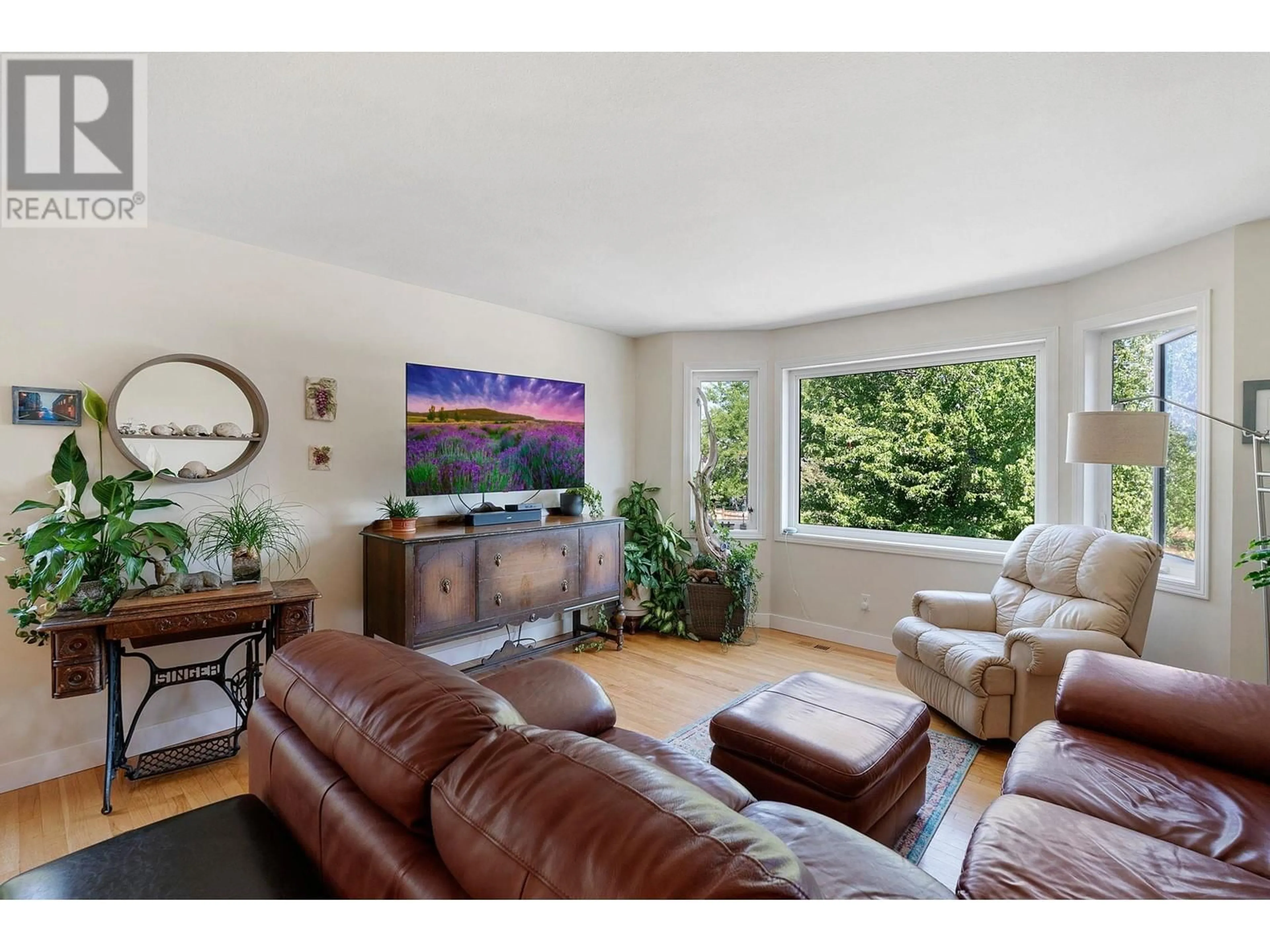 Living room, wood floors for 433 Trumpeter Road Lot# 4, Kelowna British Columbia V1W4L5