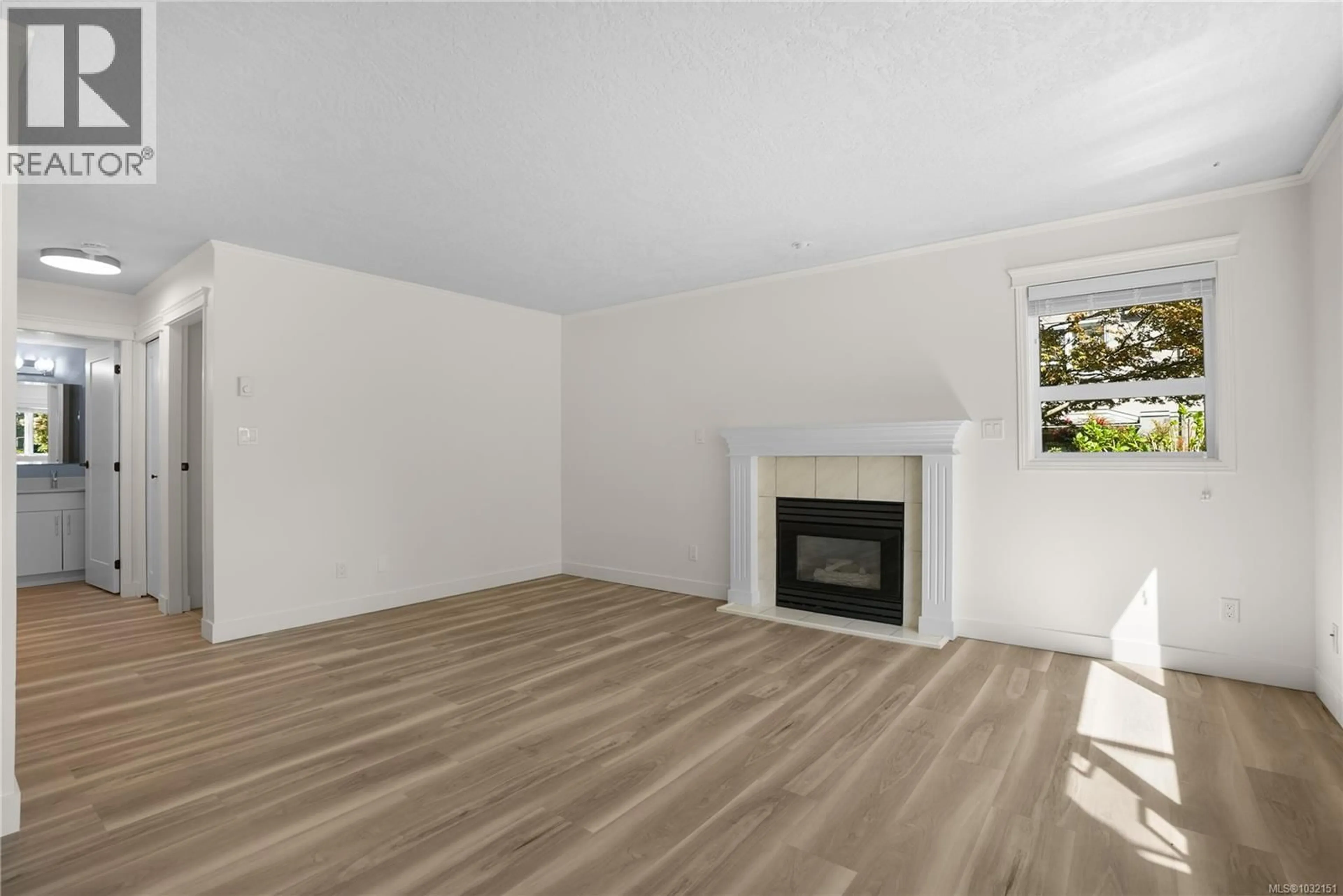 A pic of a room for 103 - 951 TOPAZ AVENUE, Victoria British Columbia V8T2M2