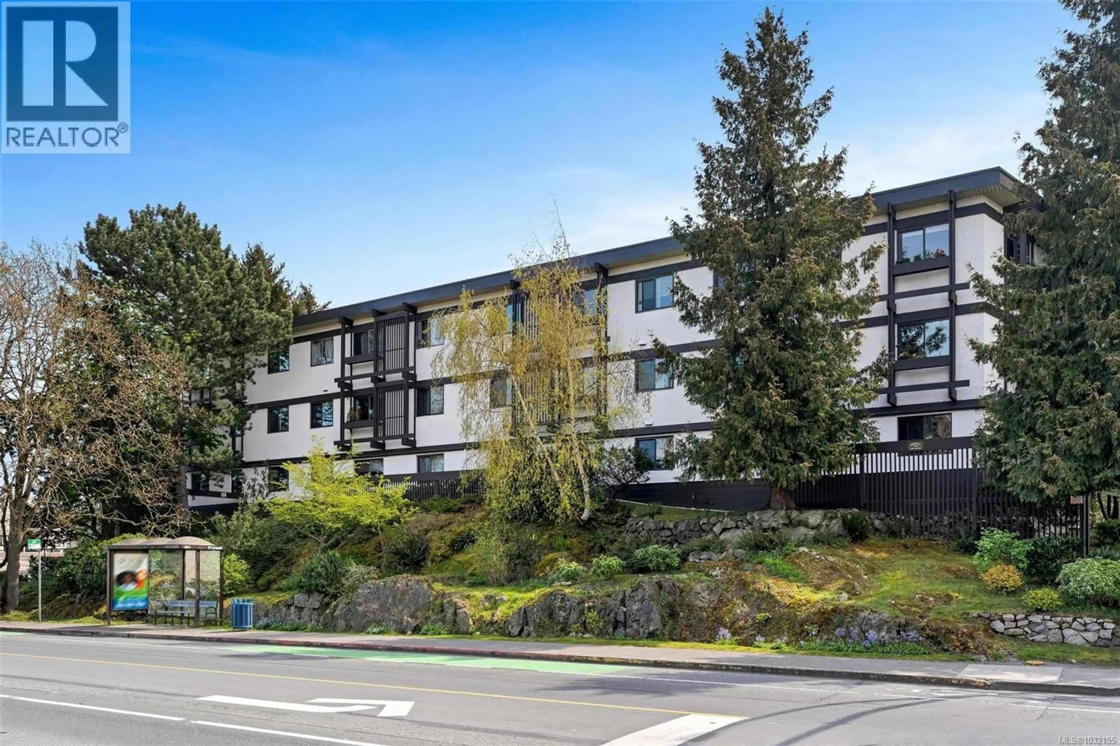 Patio, mountain view for 109 - 1975 LEE AVENUE, Victoria British Columbia V8R4W9