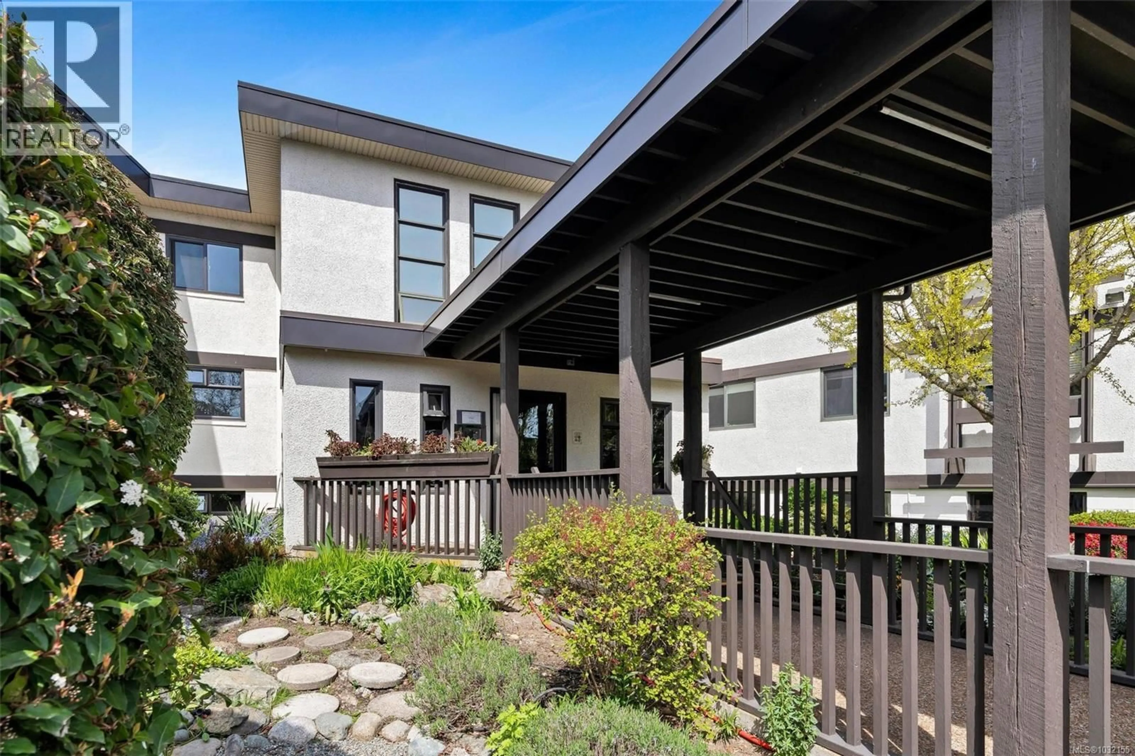 Patio, street for 109 - 1975 LEE AVENUE, Victoria British Columbia V8R4W9