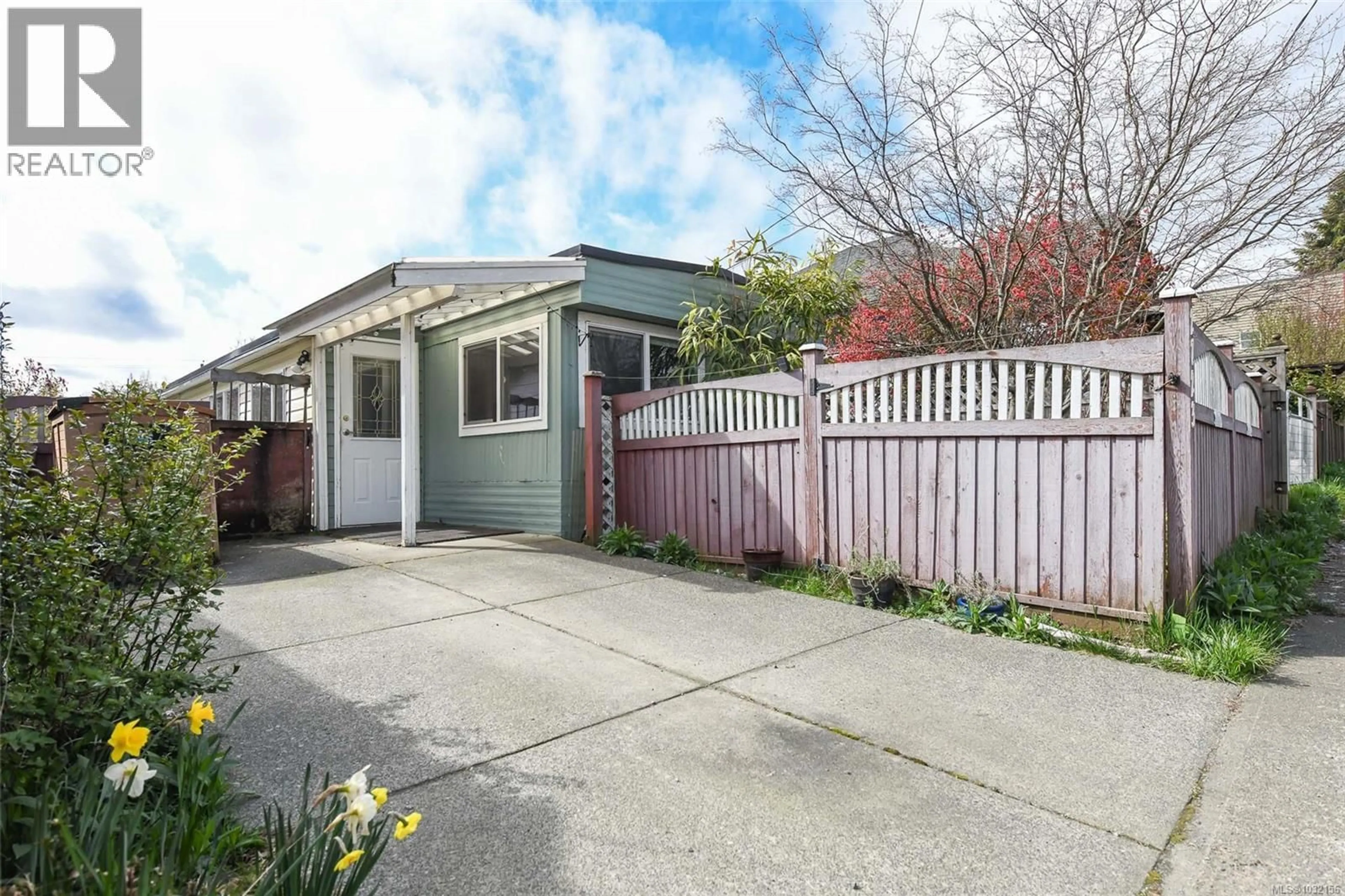 A pic from outside/outdoor area/front of a property/back of a property/a pic from drone, street for 2723 PENRITH AVENUE, Cumberland British Columbia V0R1S0