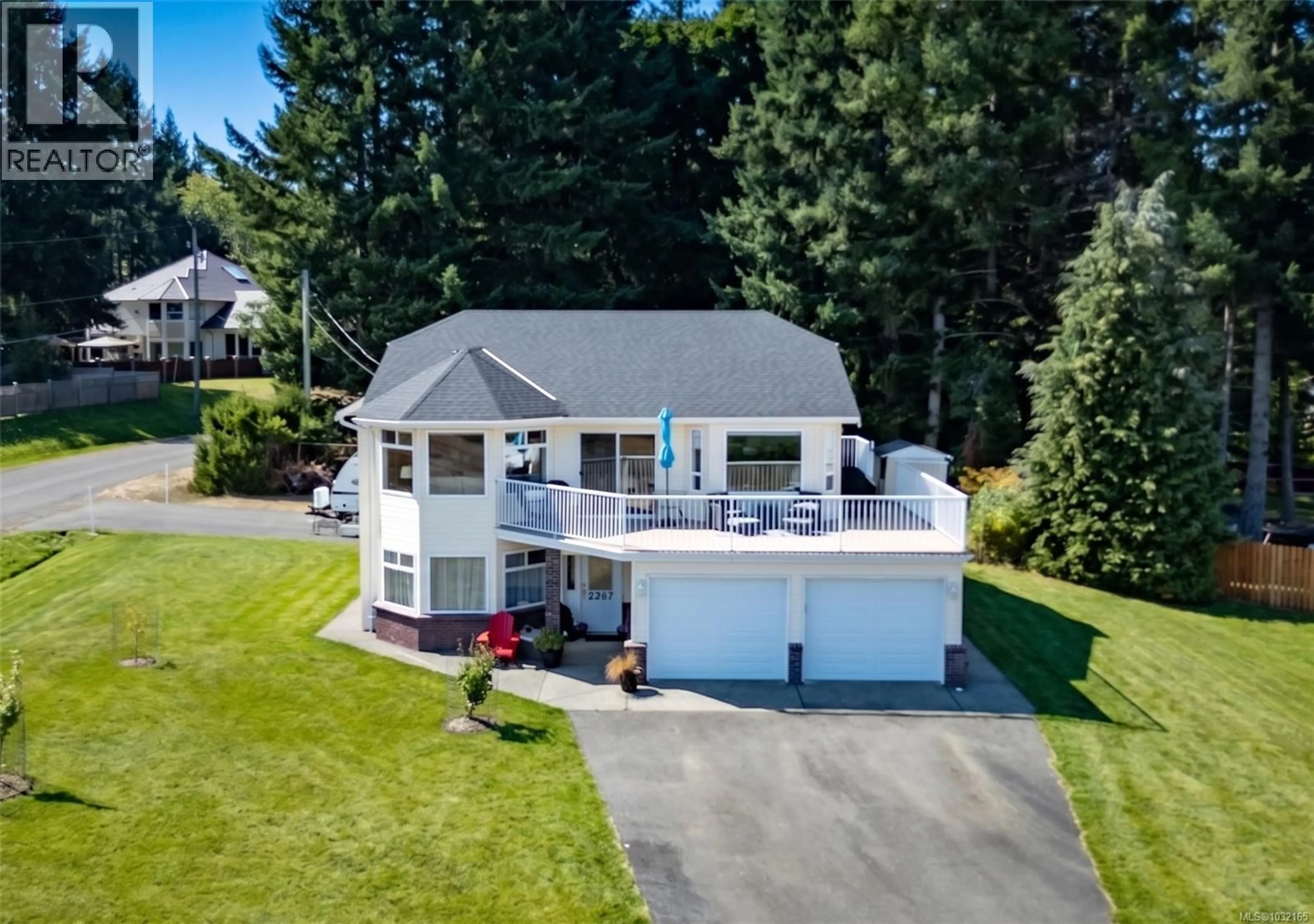 A pic from outside/outdoor area/front of a property/back of a property/a pic from drone, unknown for 2207 JUNE ROAD, Courtenay British Columbia V9J1X9